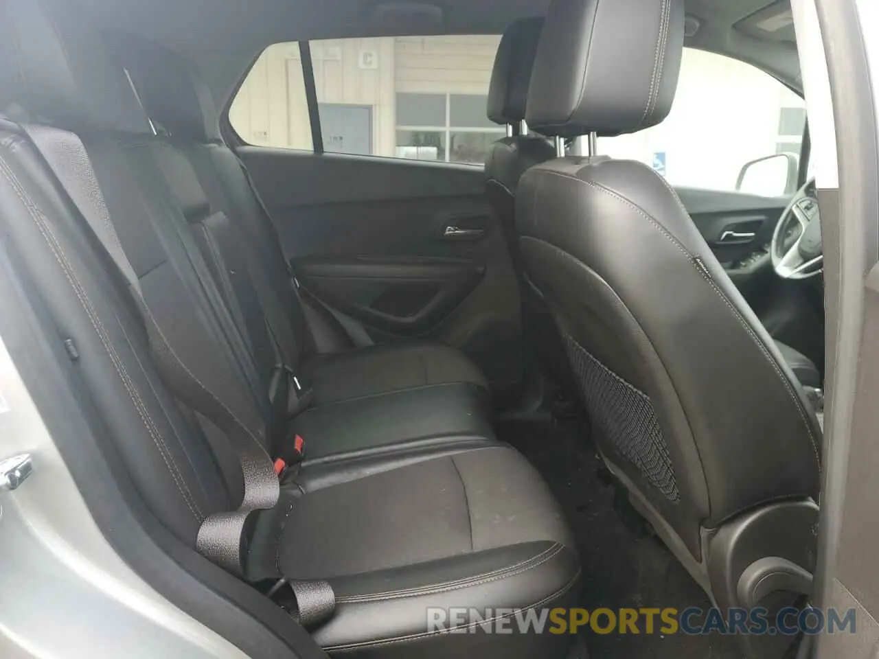11 Photograph of a damaged car KL7CJLSB4KB753254 CHEVROLET TRAX 2019