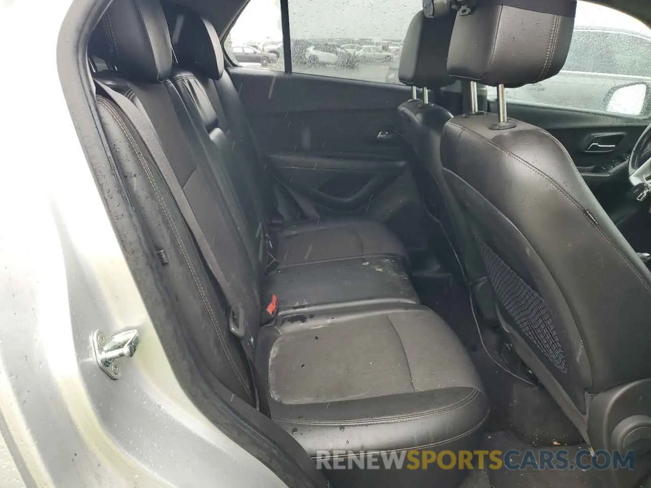 10 Photograph of a damaged car KL7CJLSB4KB757997 CHEVROLET TRAX 2019
