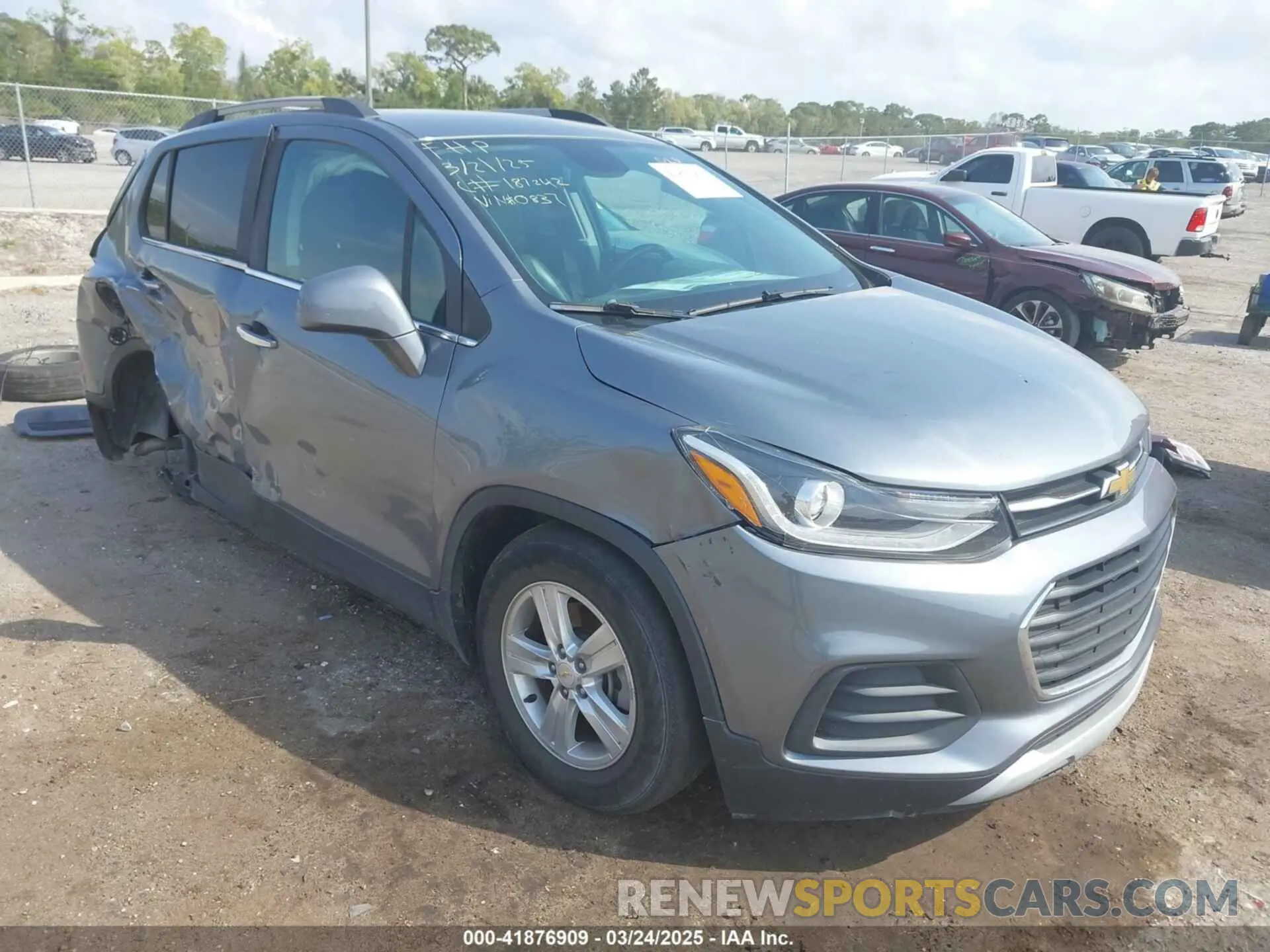 1 Photograph of a damaged car KL7CJLSB4KB930837 CHEVROLET TRAX 2019