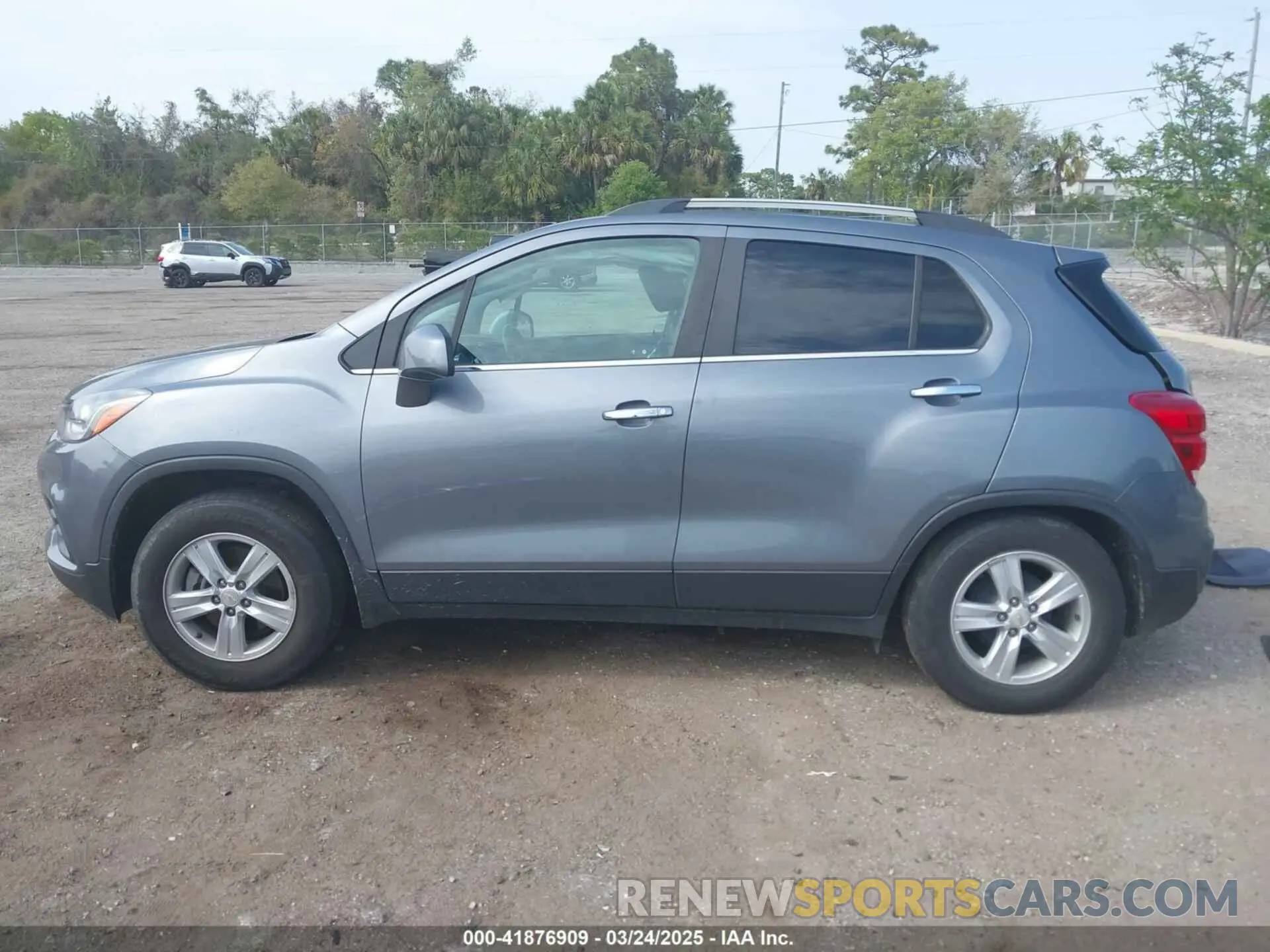 15 Photograph of a damaged car KL7CJLSB4KB930837 CHEVROLET TRAX 2019
