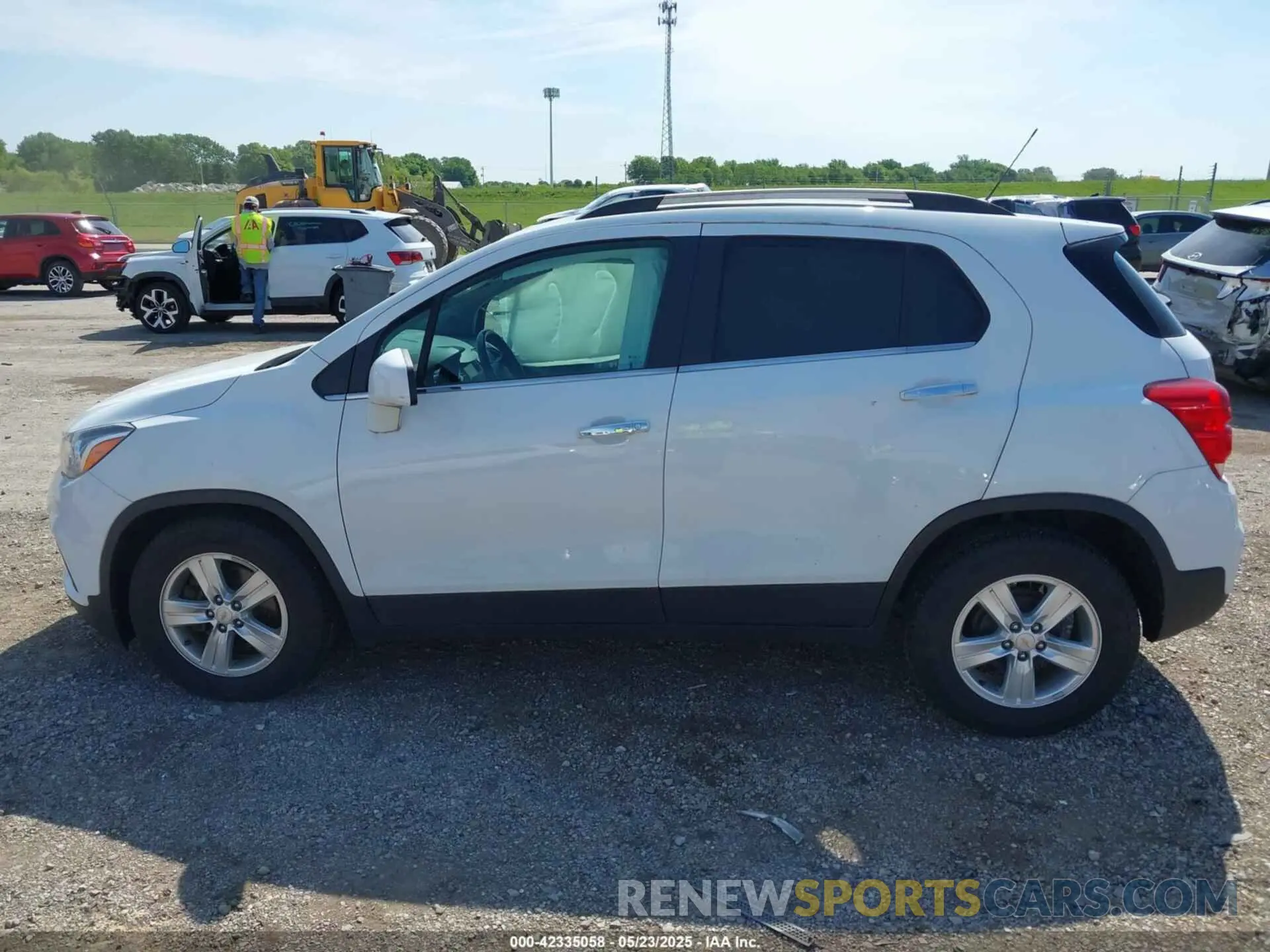 14 Photograph of a damaged car KL7CJLSB5KB771603 CHEVROLET TRAX 2019