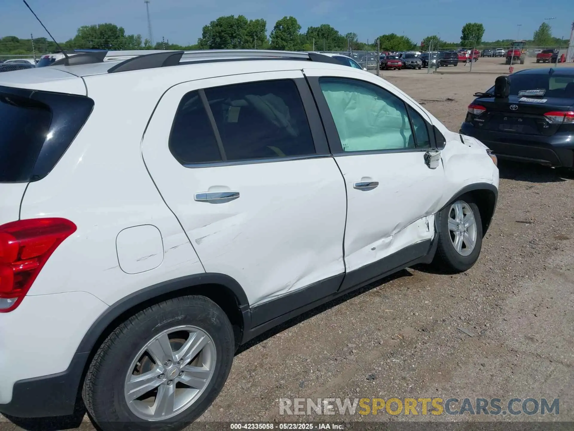 6 Photograph of a damaged car KL7CJLSB5KB771603 CHEVROLET TRAX 2019