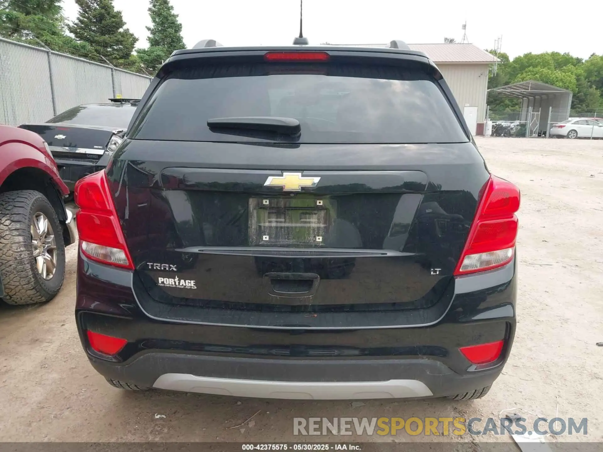 16 Photograph of a damaged car KL7CJLSB5KB819536 CHEVROLET TRAX 2019