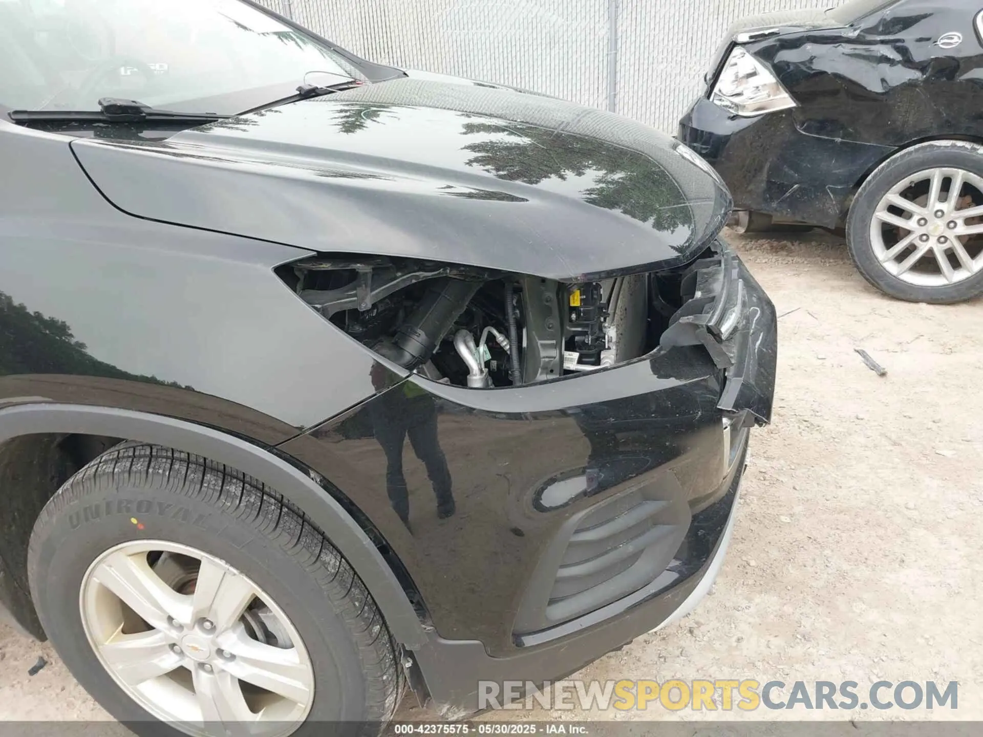 18 Photograph of a damaged car KL7CJLSB5KB819536 CHEVROLET TRAX 2019