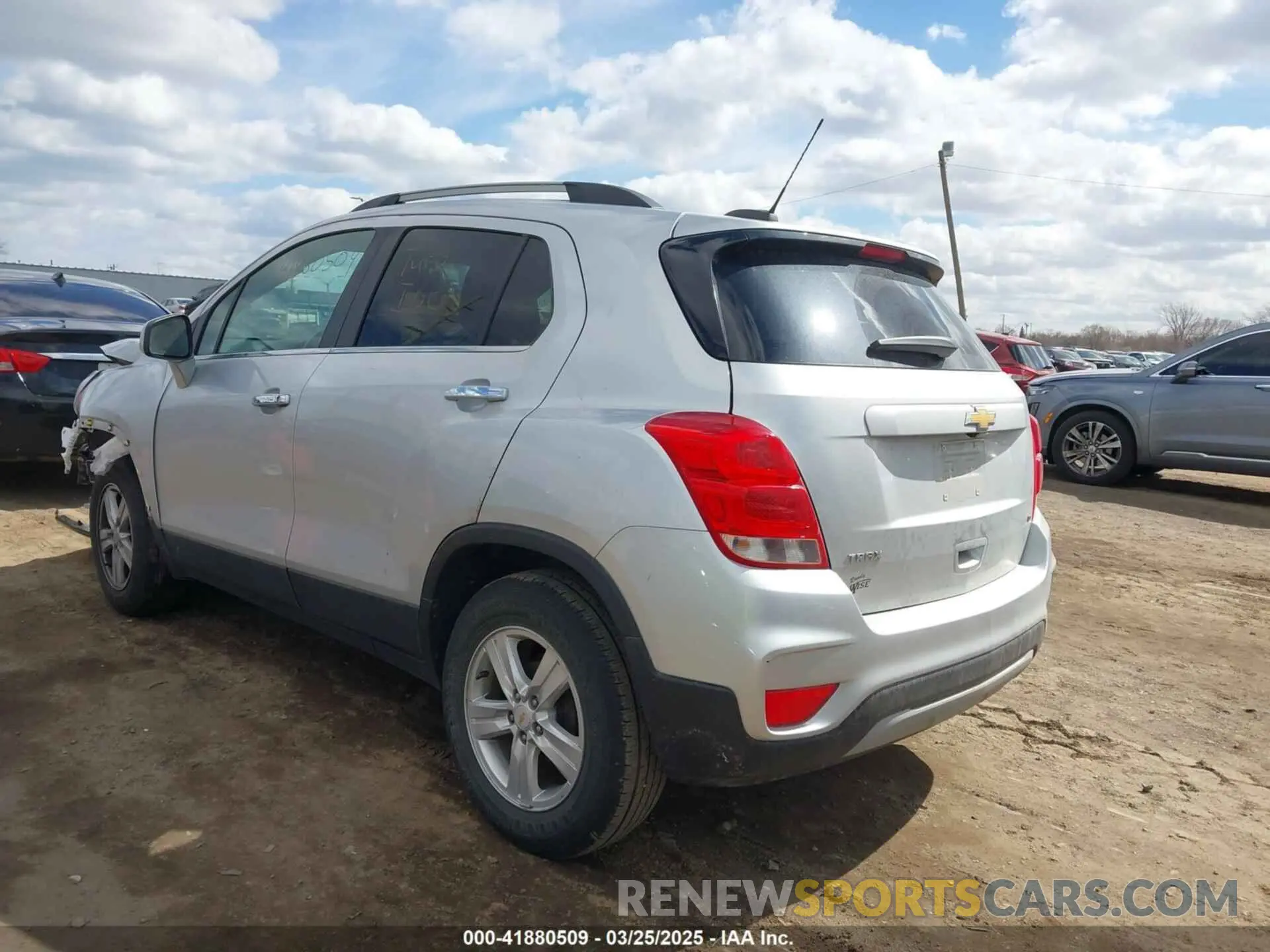 3 Photograph of a damaged car KL7CJLSB5KB833078 CHEVROLET TRAX 2019