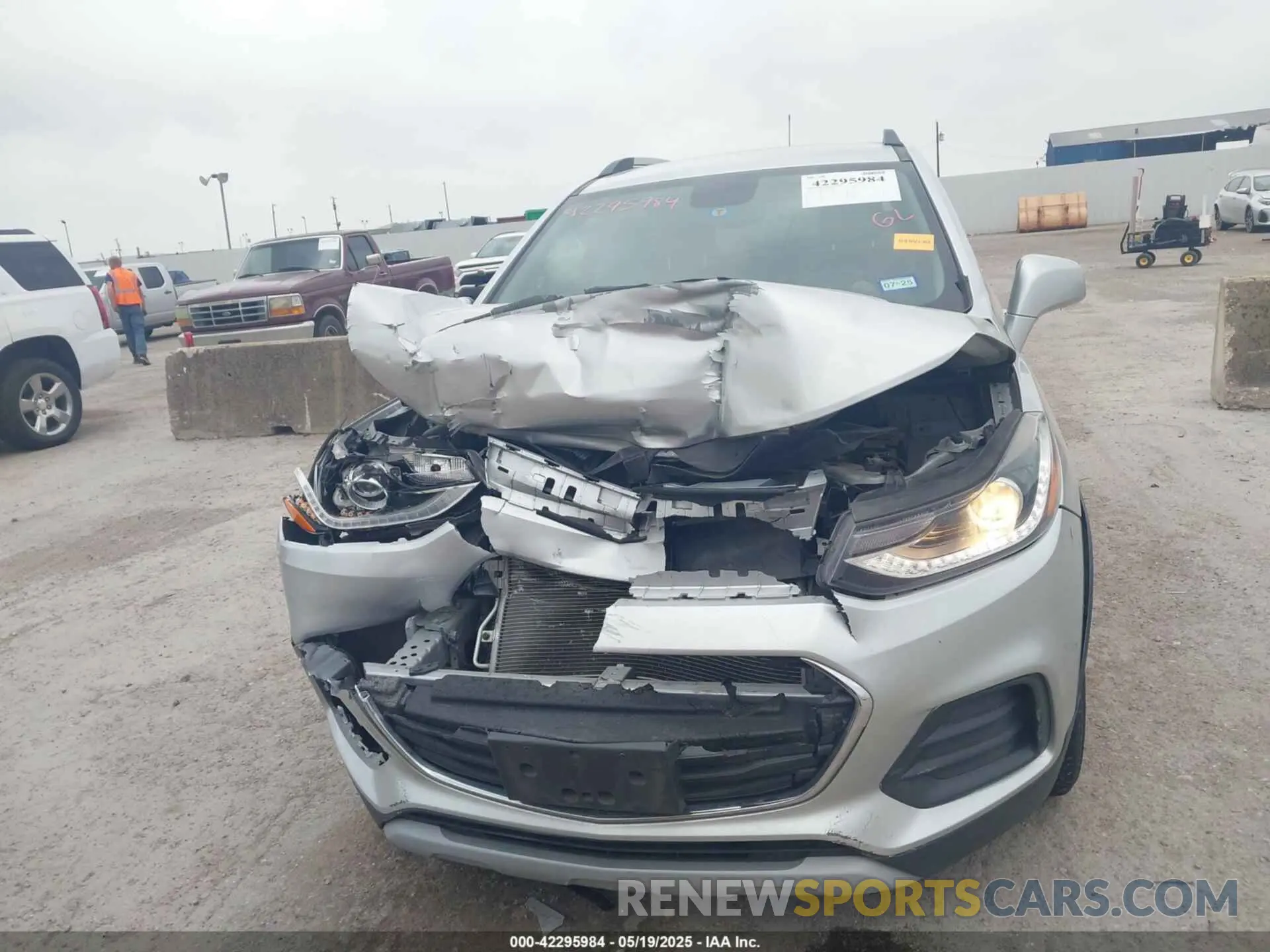 6 Photograph of a damaged car KL7CJLSB5KB848938 CHEVROLET TRAX 2019