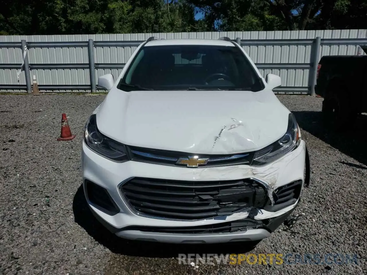 5 Photograph of a damaged car KL7CJLSB5KB913741 CHEVROLET TRAX 2019