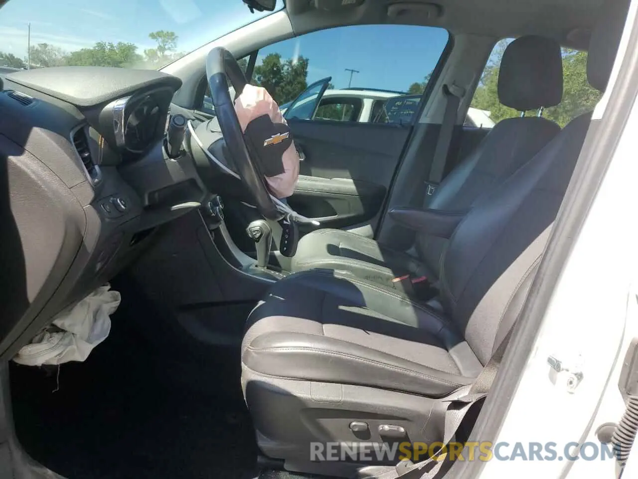 7 Photograph of a damaged car KL7CJLSB5KB913741 CHEVROLET TRAX 2019