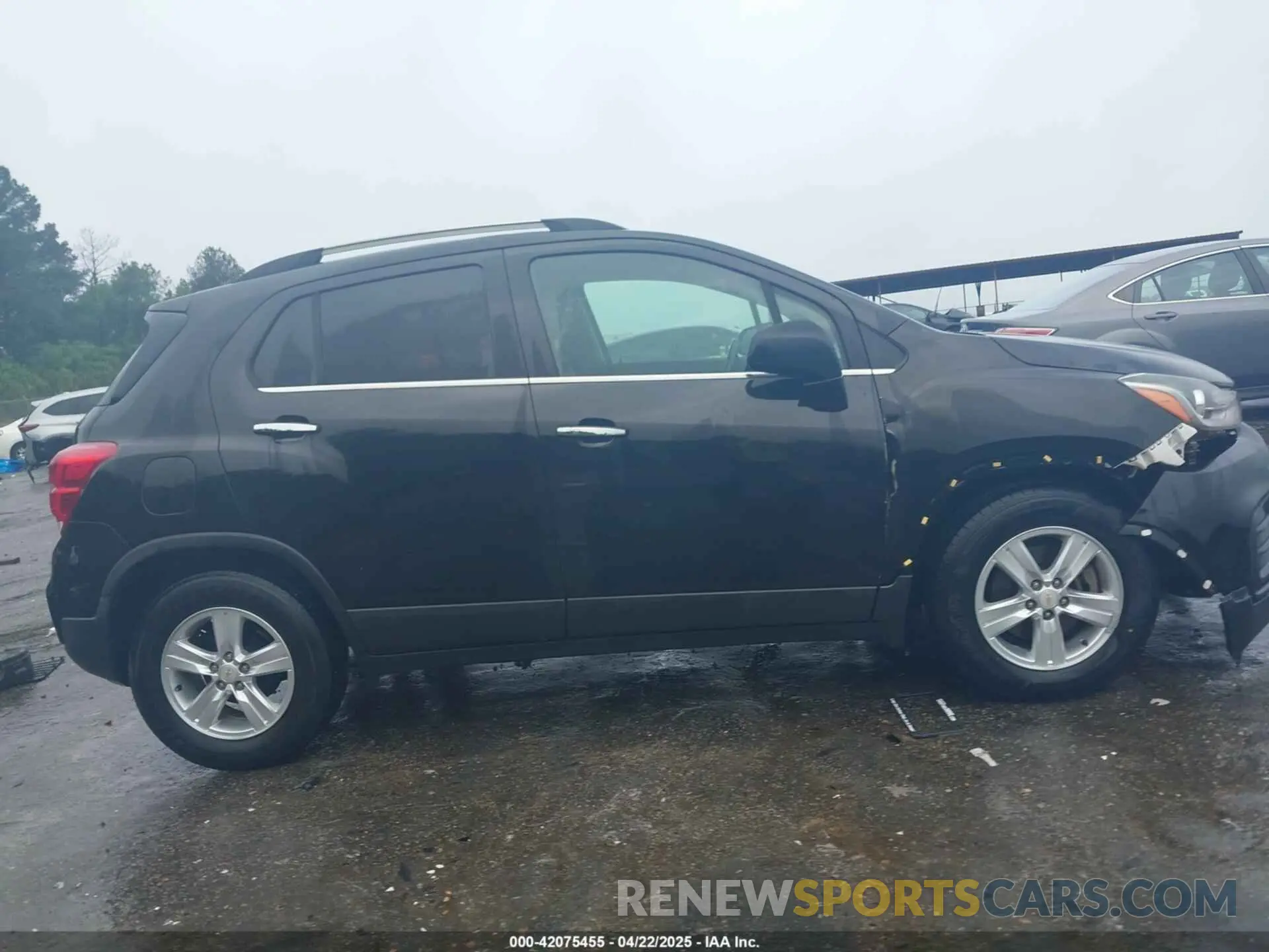 13 Photograph of a damaged car KL7CJLSB6KB734267 CHEVROLET TRAX 2019