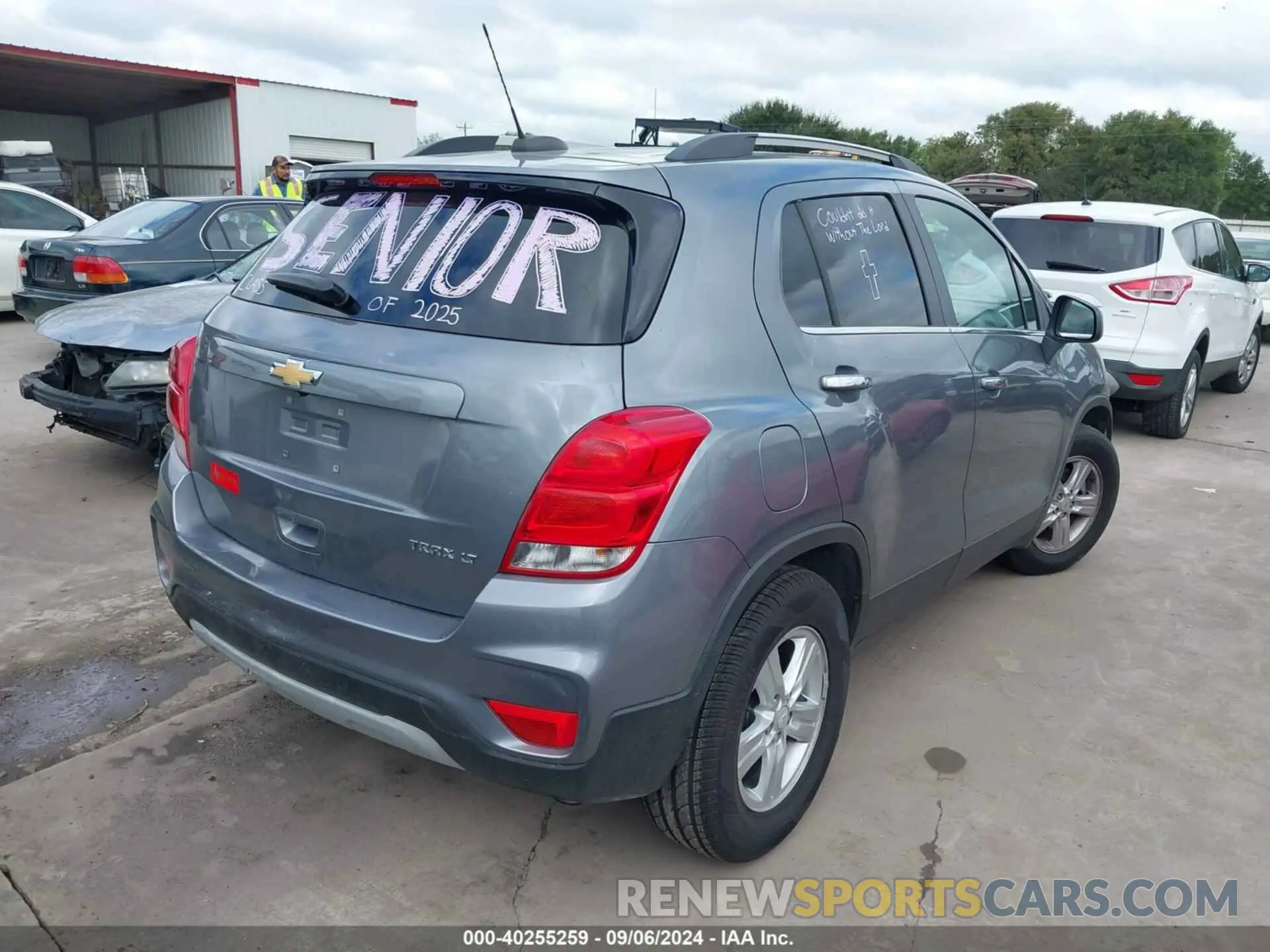 4 Photograph of a damaged car KL7CJLSB6KB802857 CHEVROLET TRAX 2019