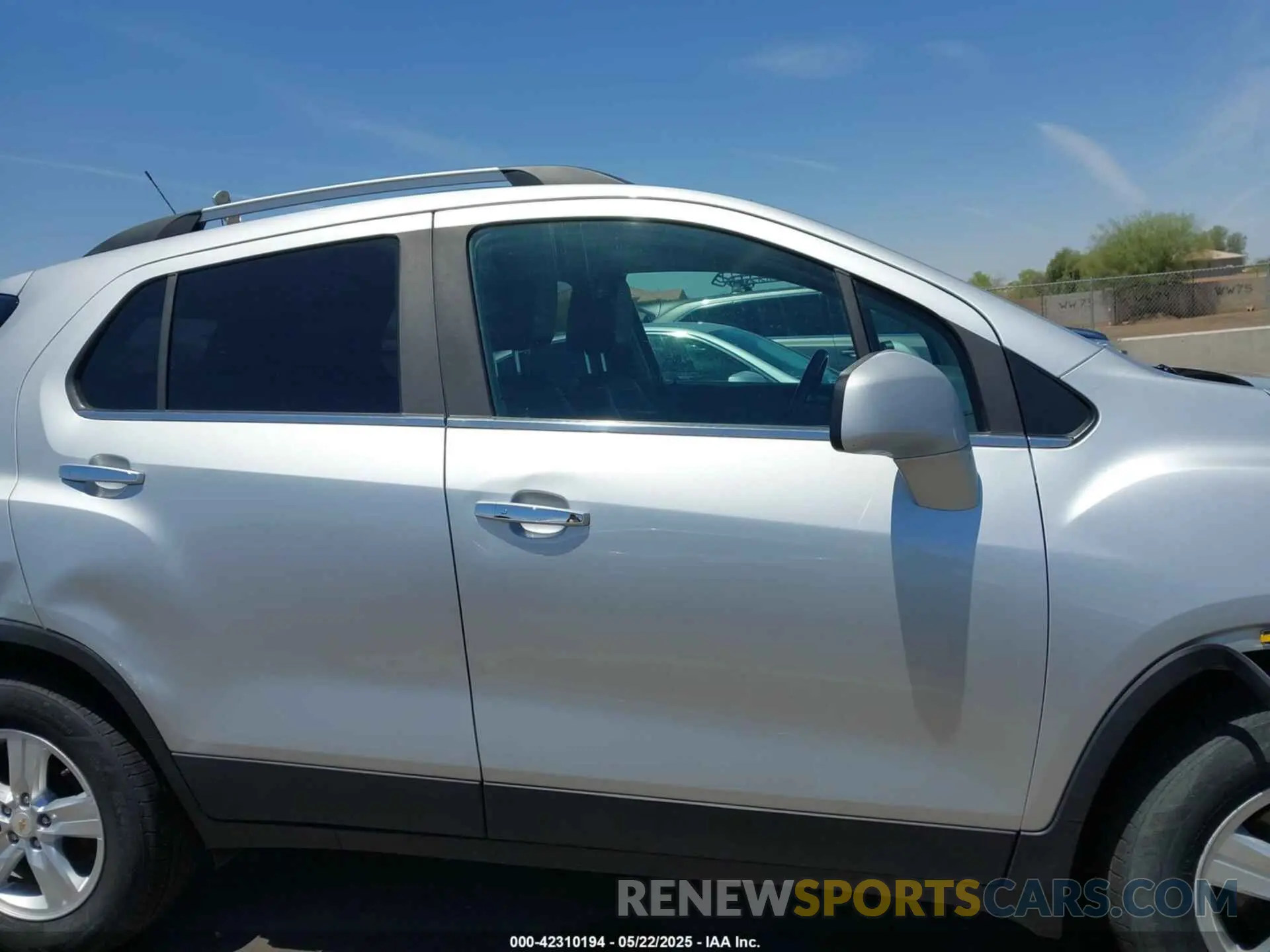 13 Photograph of a damaged car KL7CJLSB6KB848253 CHEVROLET TRAX 2019
