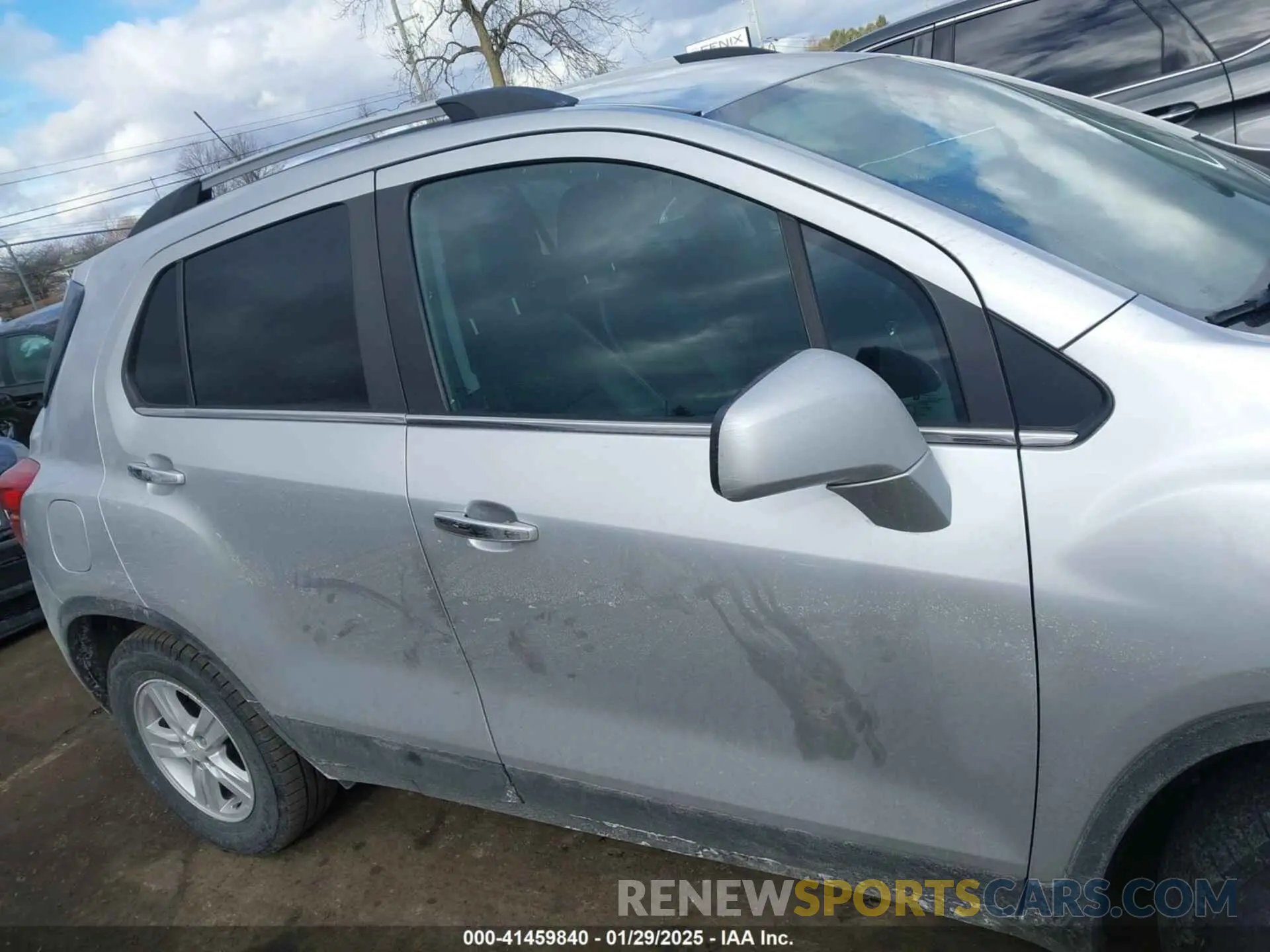 13 Photograph of a damaged car KL7CJLSB6KB912193 CHEVROLET TRAX 2019