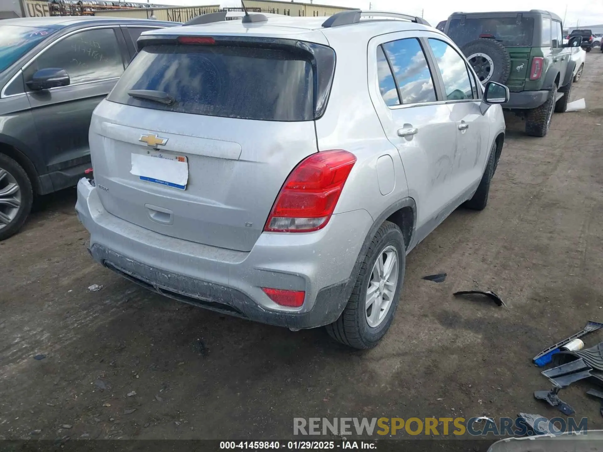 4 Photograph of a damaged car KL7CJLSB6KB912193 CHEVROLET TRAX 2019