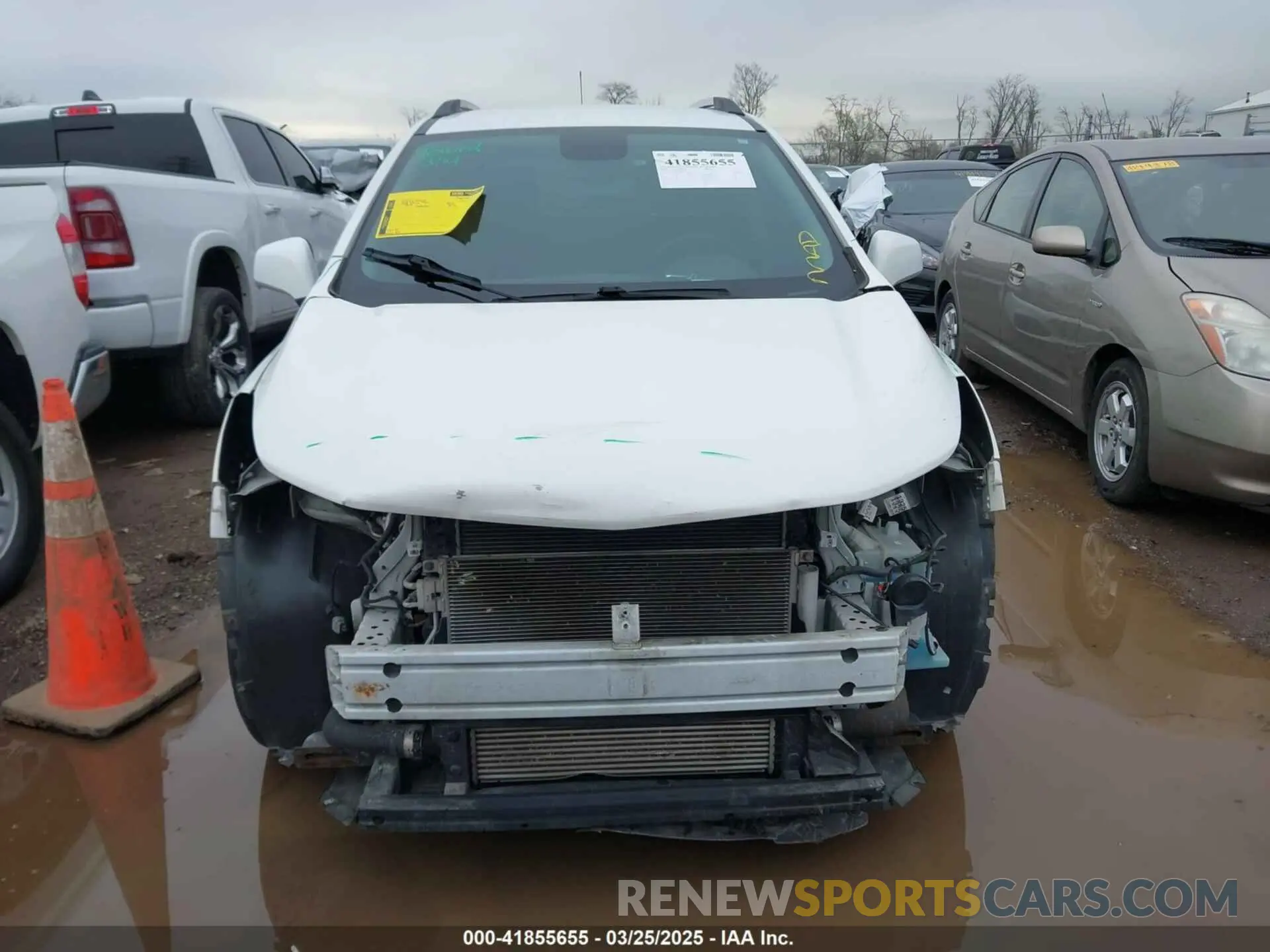 13 Photograph of a damaged car KL7CJLSB6KB913781 CHEVROLET TRAX 2019