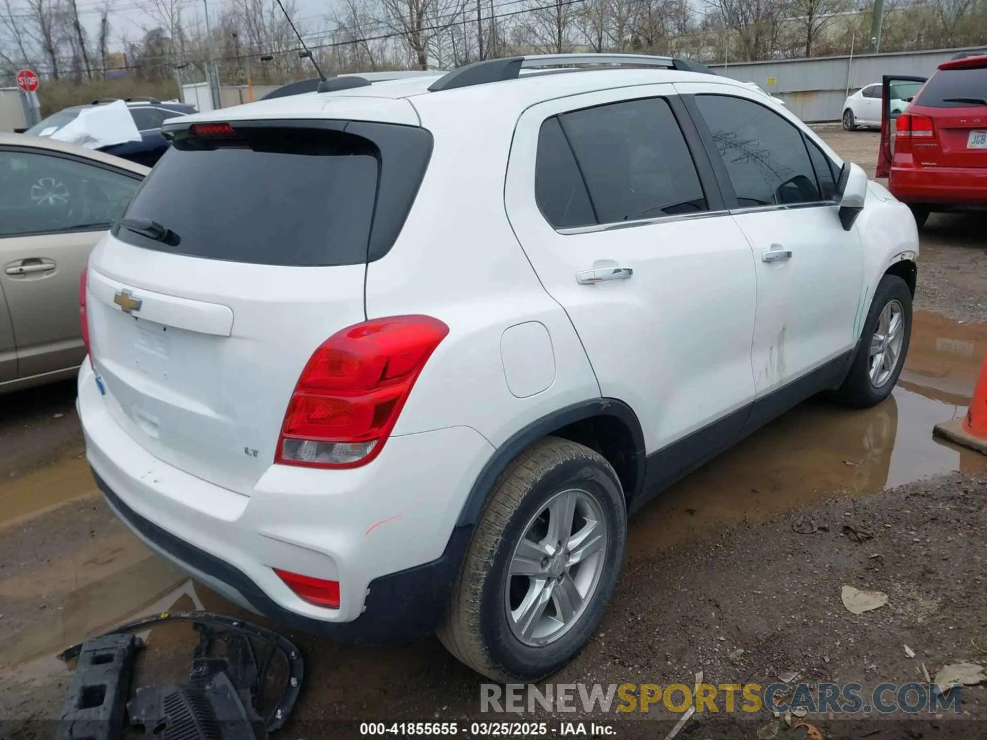 4 Photograph of a damaged car KL7CJLSB6KB913781 CHEVROLET TRAX 2019
