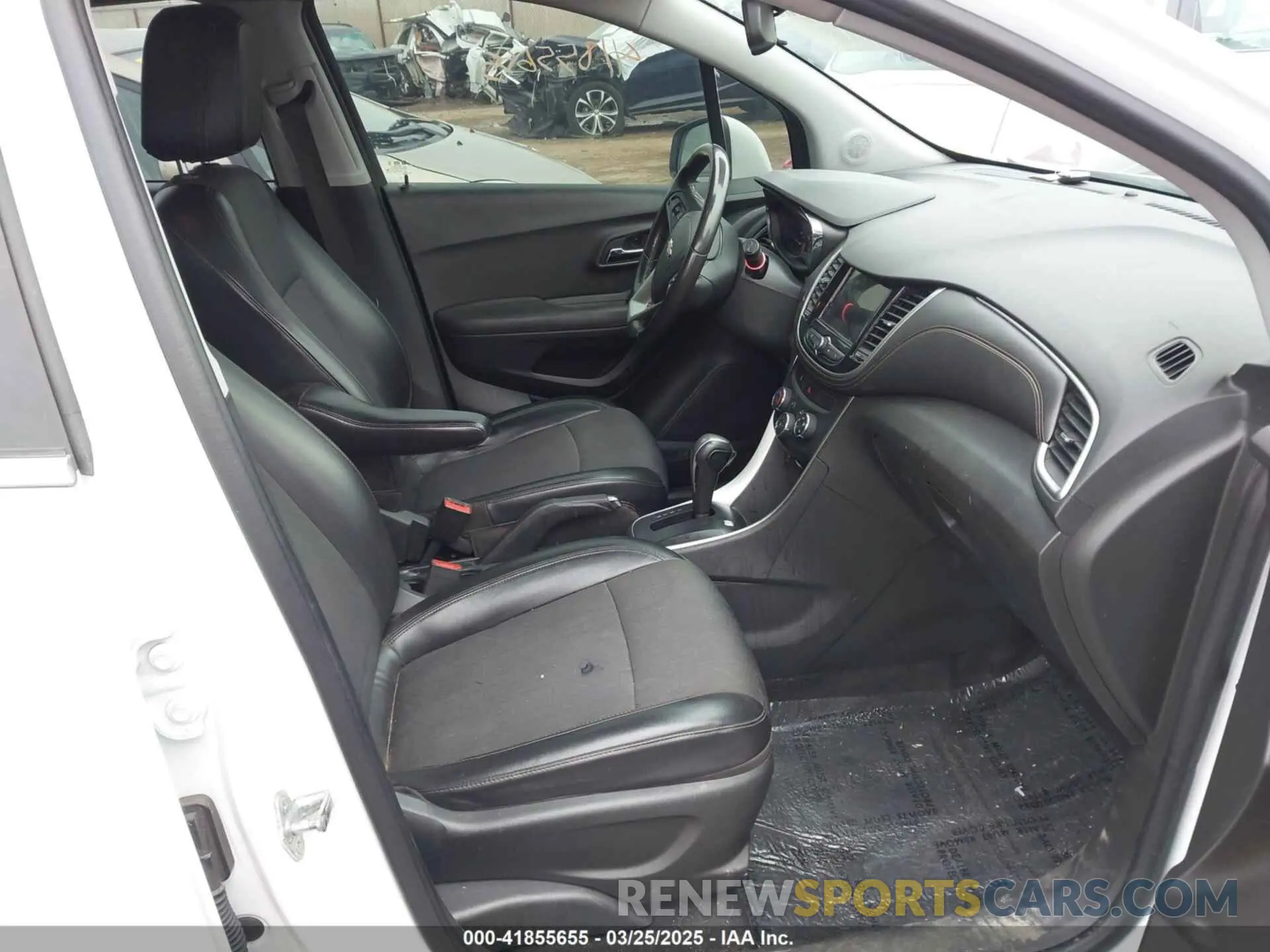 5 Photograph of a damaged car KL7CJLSB6KB913781 CHEVROLET TRAX 2019