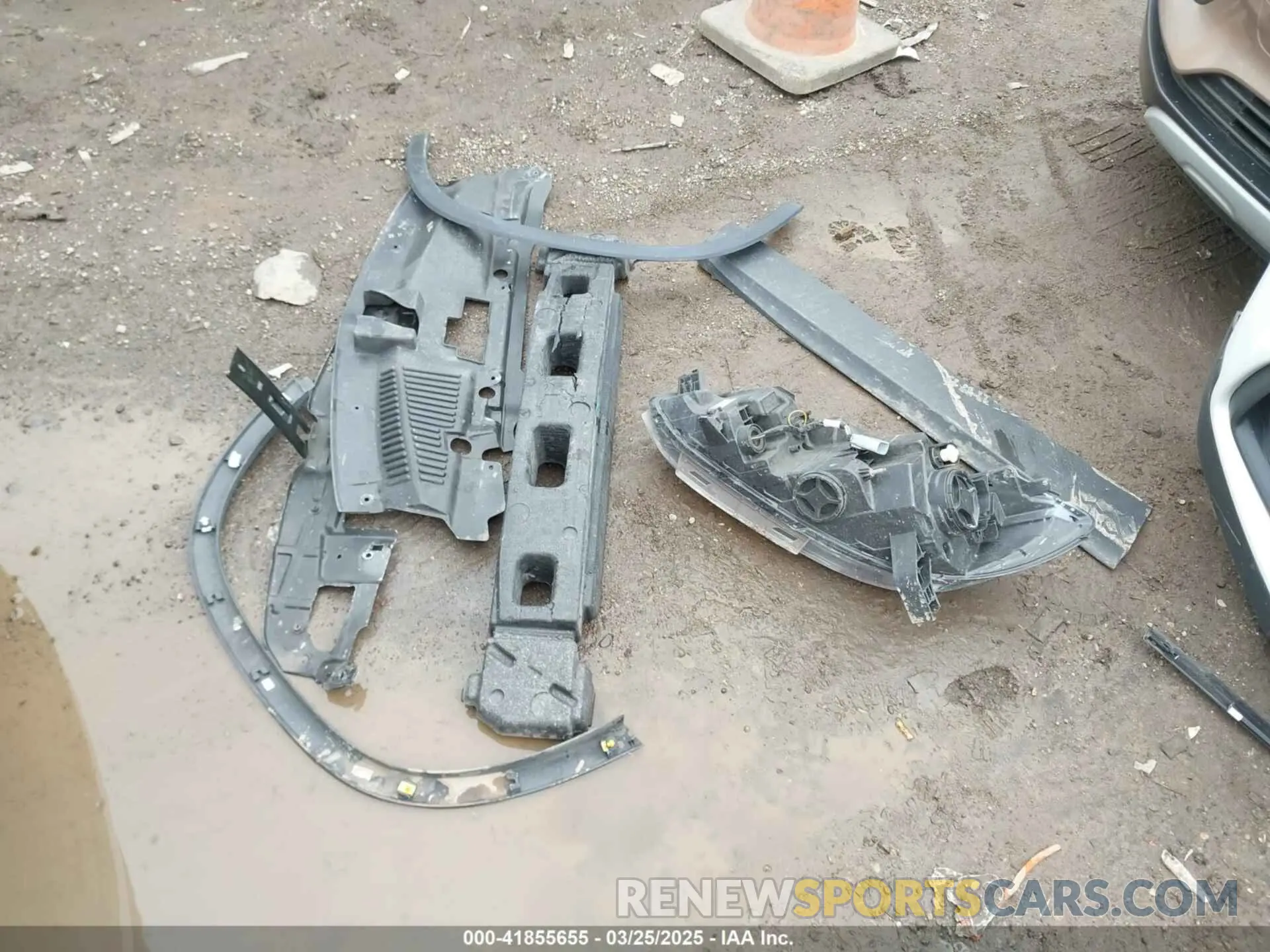 6 Photograph of a damaged car KL7CJLSB6KB913781 CHEVROLET TRAX 2019