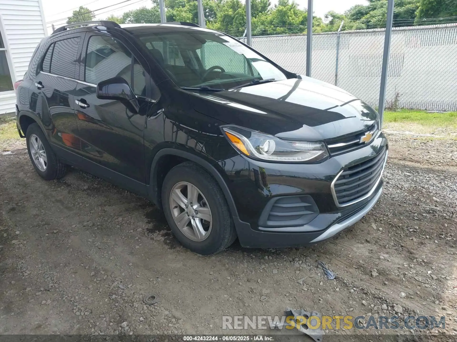 1 Photograph of a damaged car KL7CJLSB7KB744032 CHEVROLET TRAX 2019