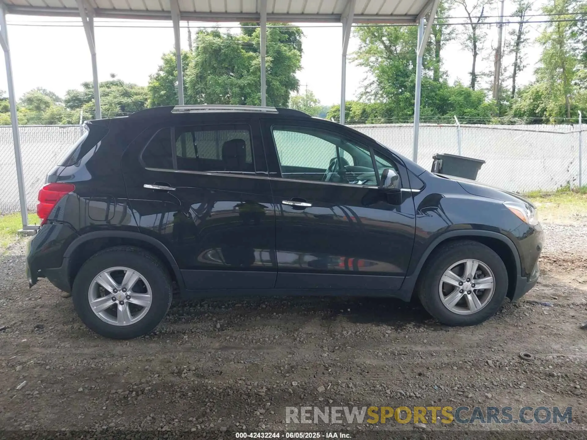 13 Photograph of a damaged car KL7CJLSB7KB744032 CHEVROLET TRAX 2019