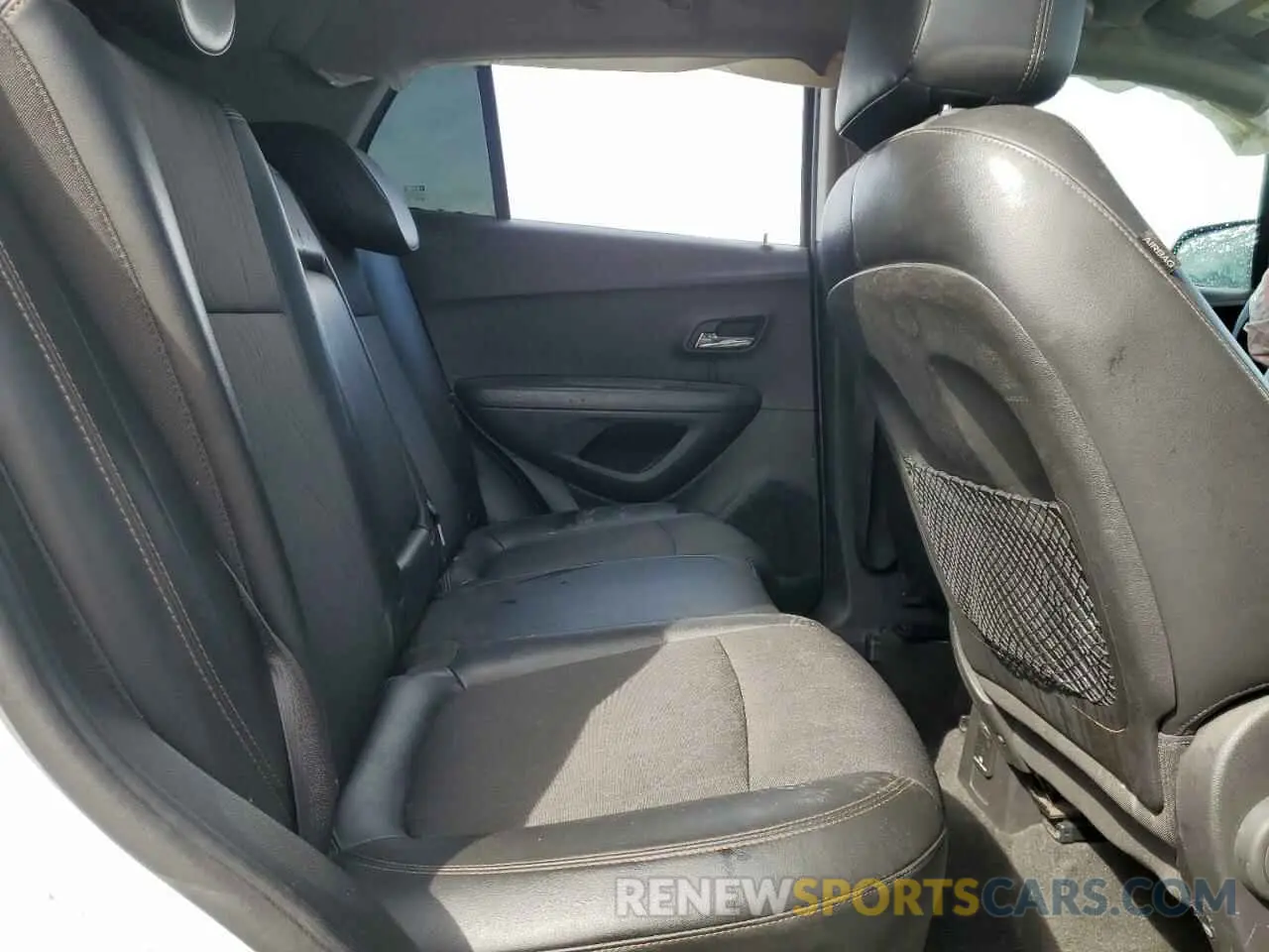 10 Photograph of a damaged car KL7CJLSB7KB819800 CHEVROLET TRAX 2019