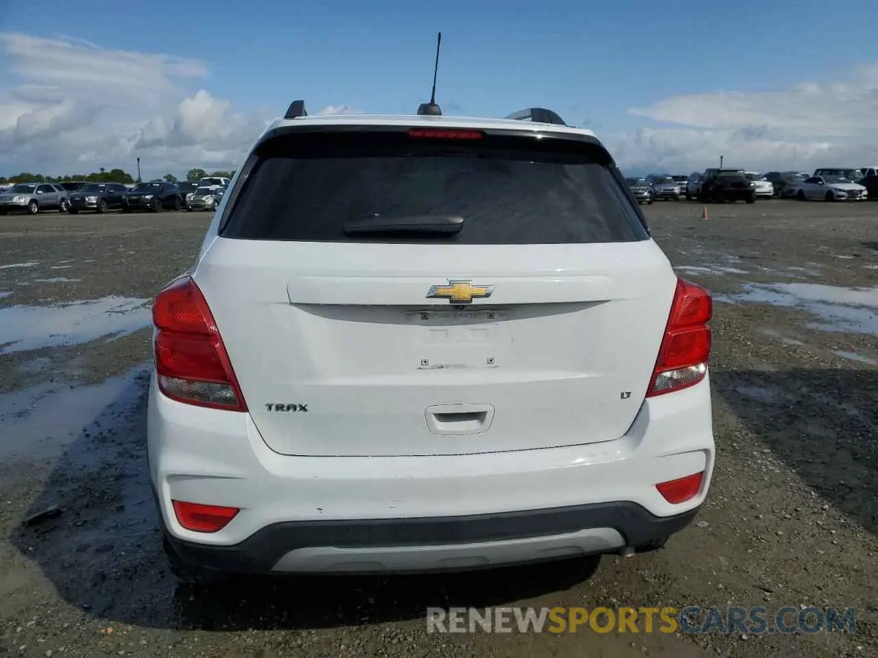 6 Photograph of a damaged car KL7CJLSB7KB819800 CHEVROLET TRAX 2019