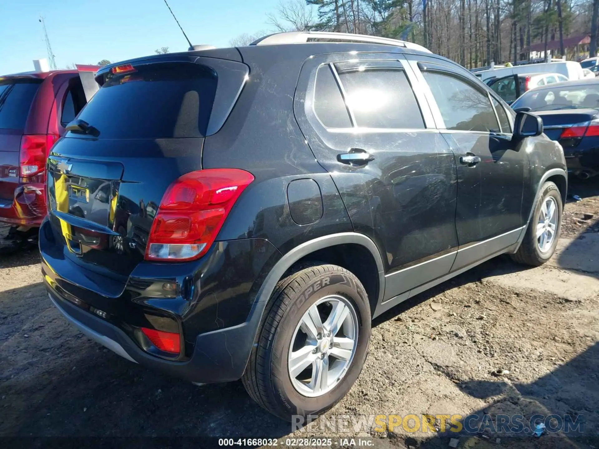 4 Photograph of a damaged car KL7CJLSB7KB825323 CHEVROLET TRAX 2019