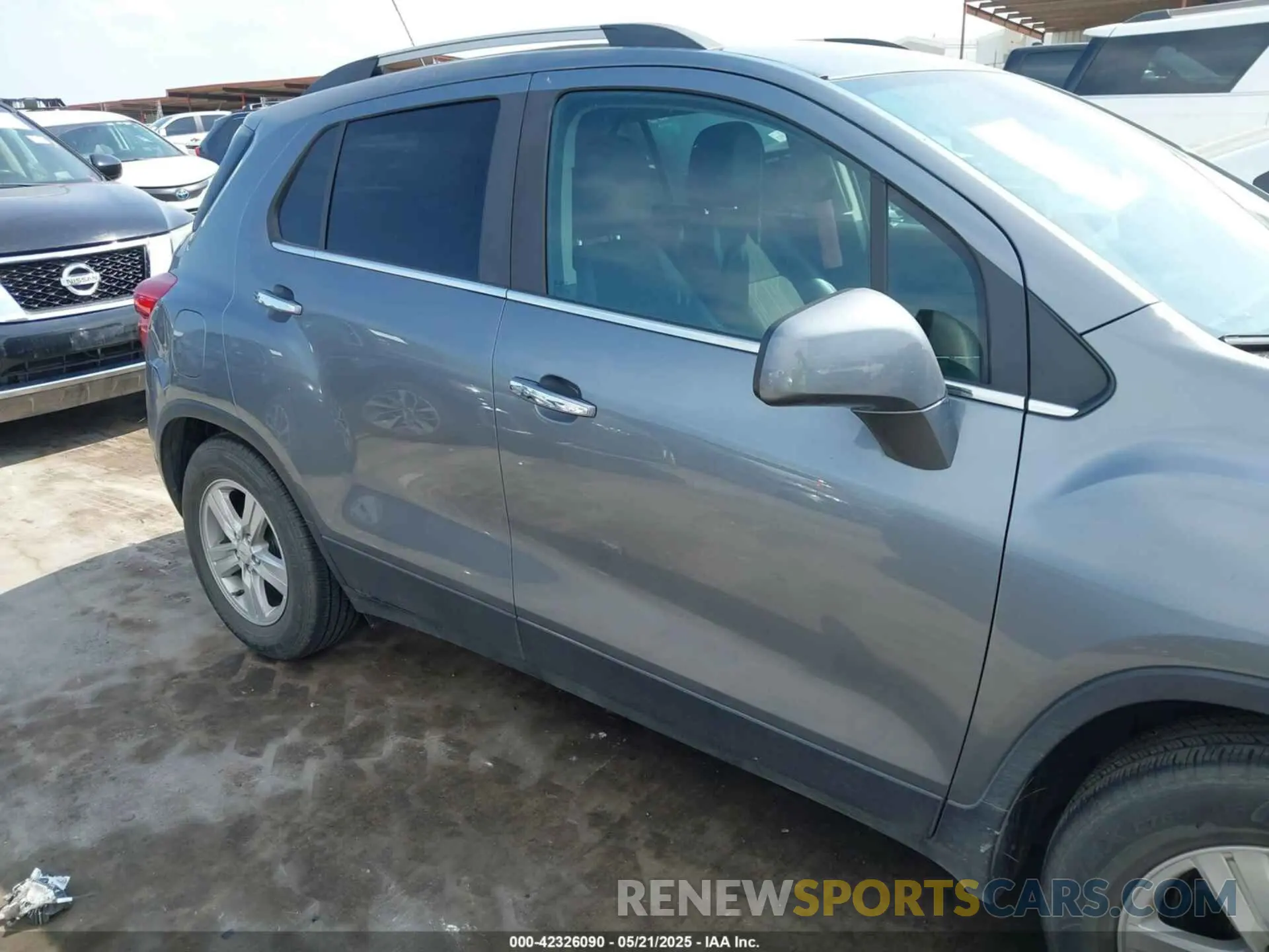 13 Photograph of a damaged car KL7CJLSB7KB928239 CHEVROLET TRAX 2019