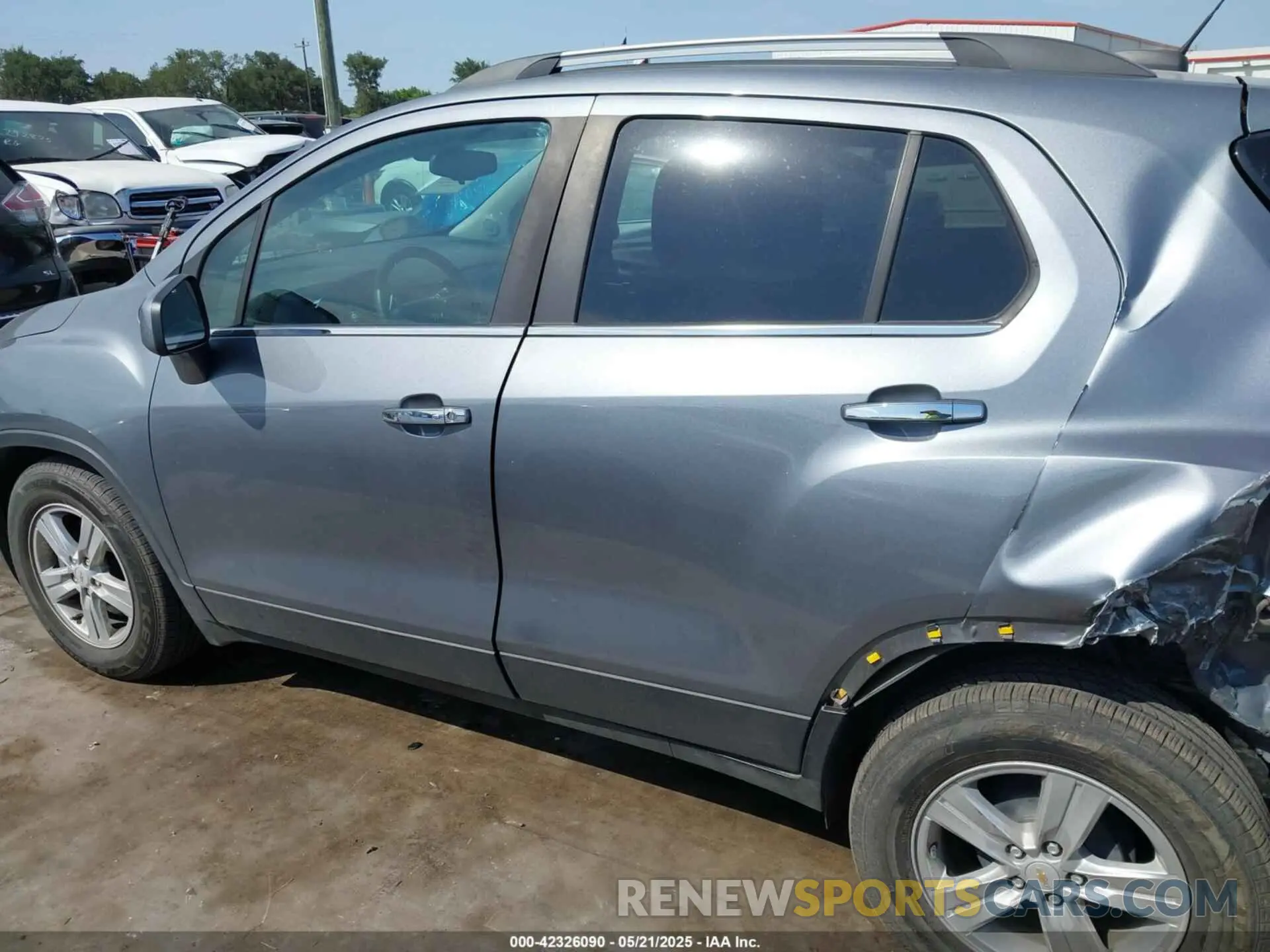 14 Photograph of a damaged car KL7CJLSB7KB928239 CHEVROLET TRAX 2019