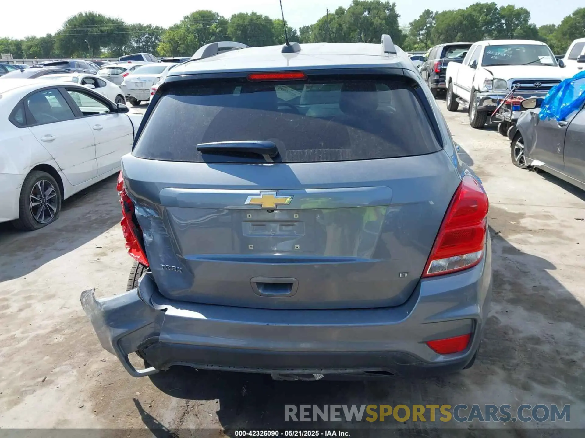 16 Photograph of a damaged car KL7CJLSB7KB928239 CHEVROLET TRAX 2019