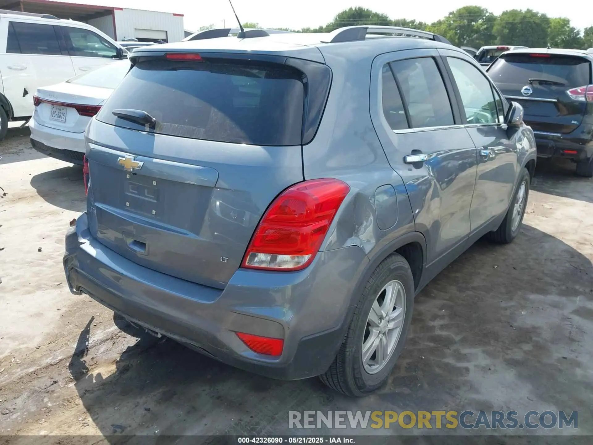 4 Photograph of a damaged car KL7CJLSB7KB928239 CHEVROLET TRAX 2019