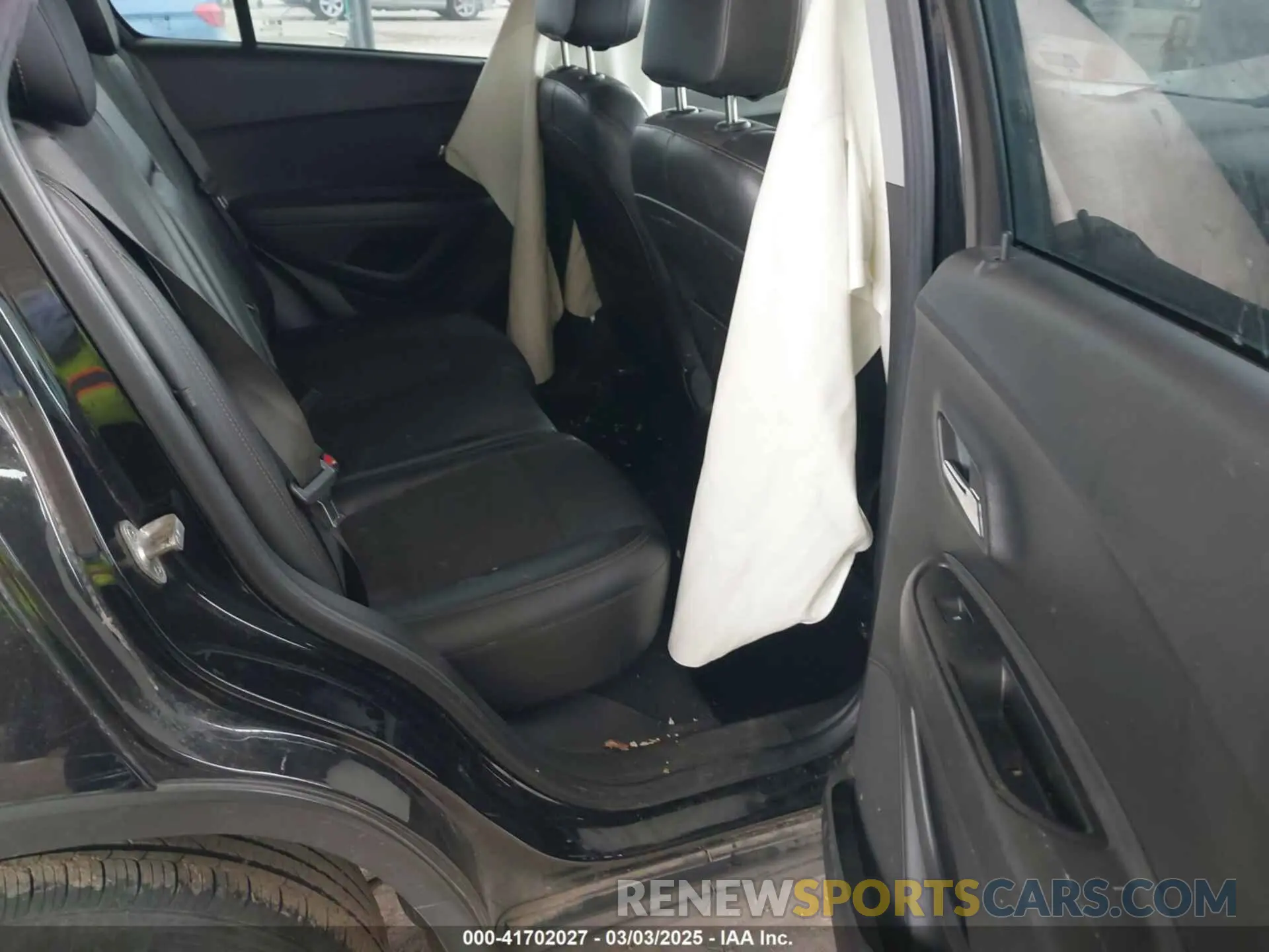 8 Photograph of a damaged car KL7CJLSB7KB954386 CHEVROLET TRAX 2019