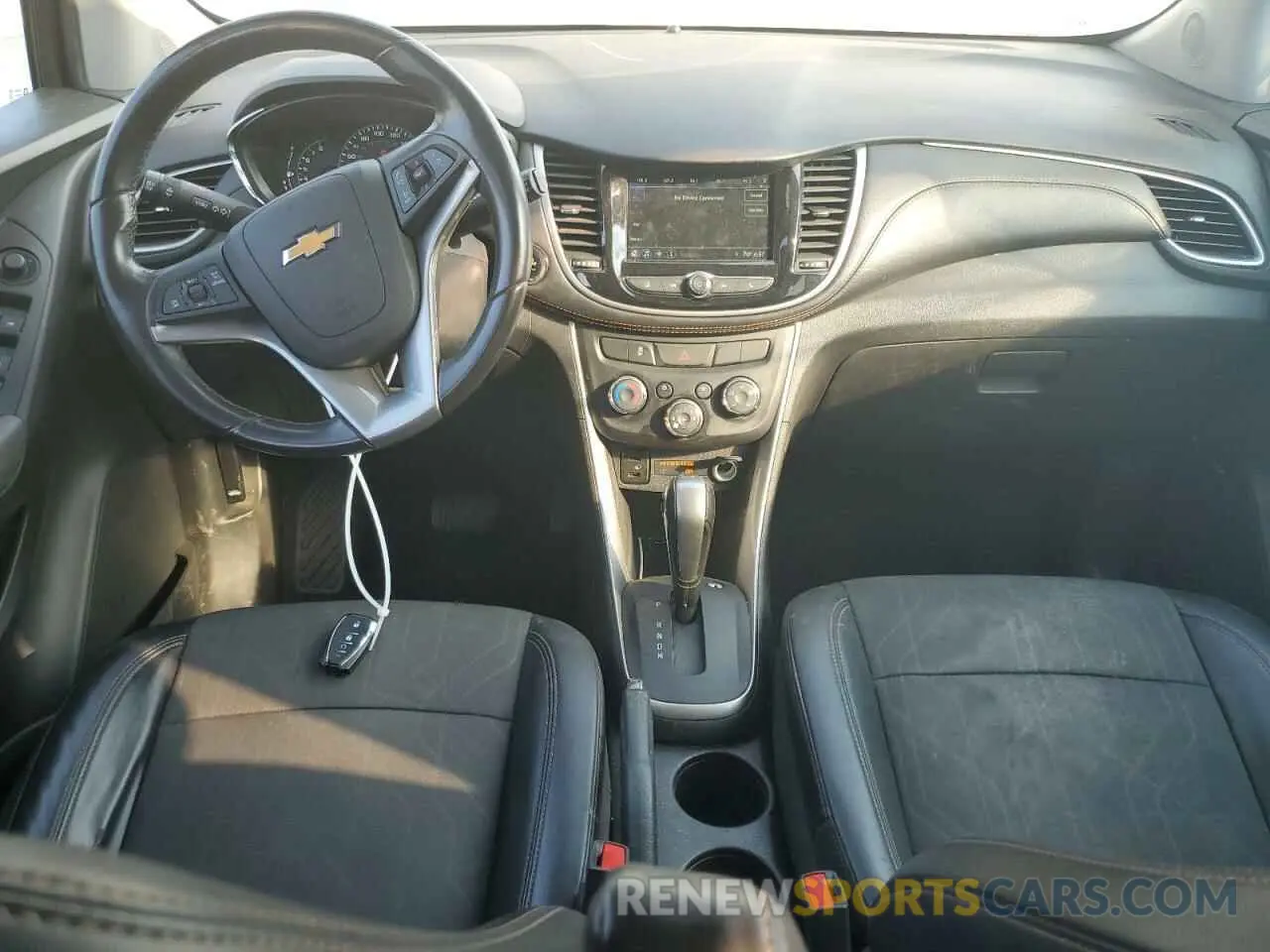8 Photograph of a damaged car KL7CJLSB8KB871663 CHEVROLET TRAX 2019