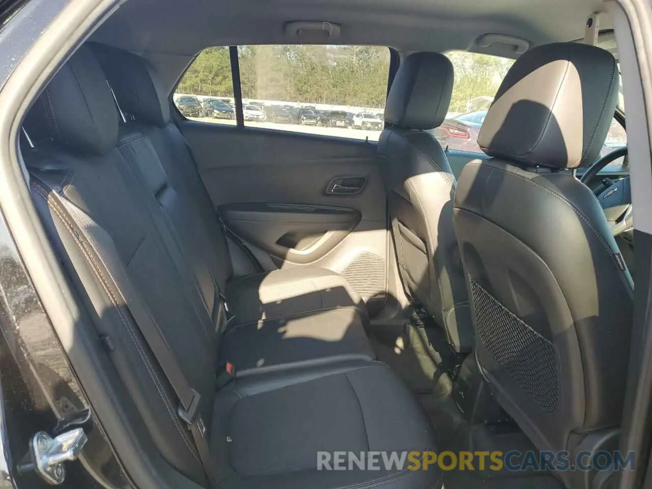 11 Photograph of a damaged car KL7CJLSB8KB908727 CHEVROLET TRAX 2019