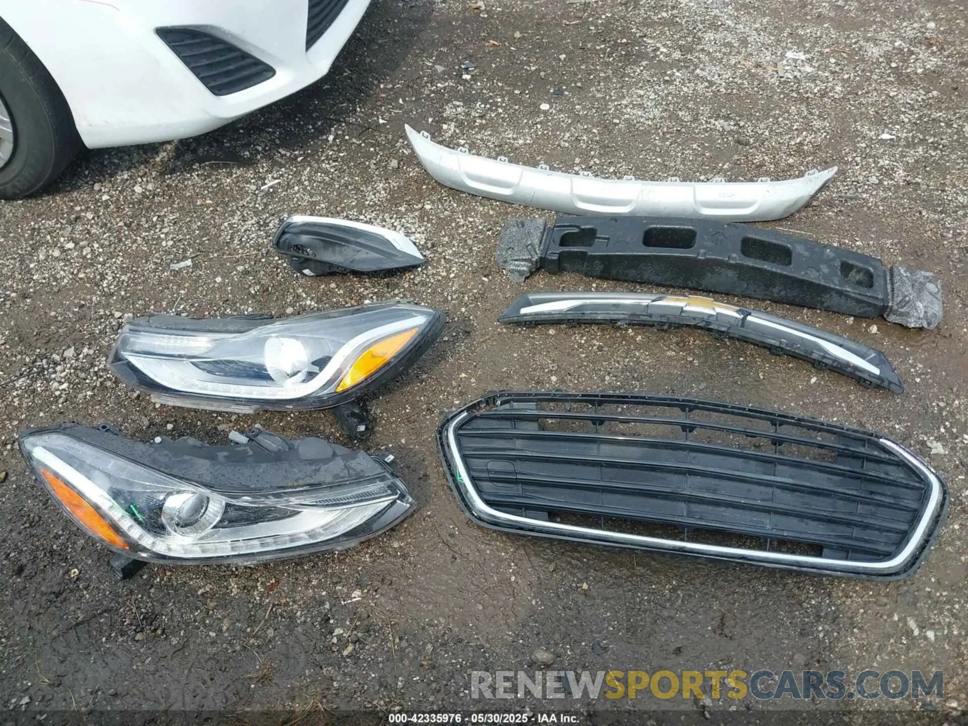 12 Photograph of a damaged car KL7CJLSB8KB912566 CHEVROLET TRAX 2019