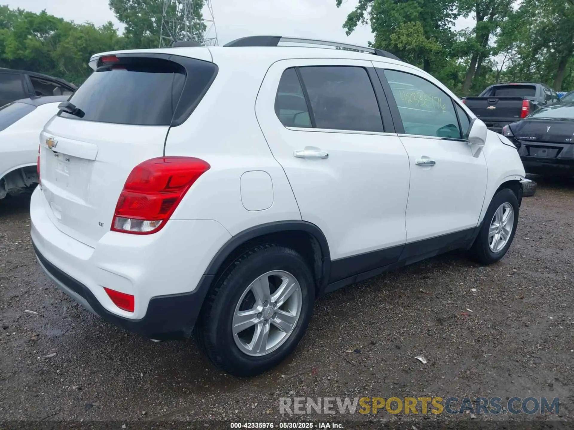 4 Photograph of a damaged car KL7CJLSB8KB912566 CHEVROLET TRAX 2019