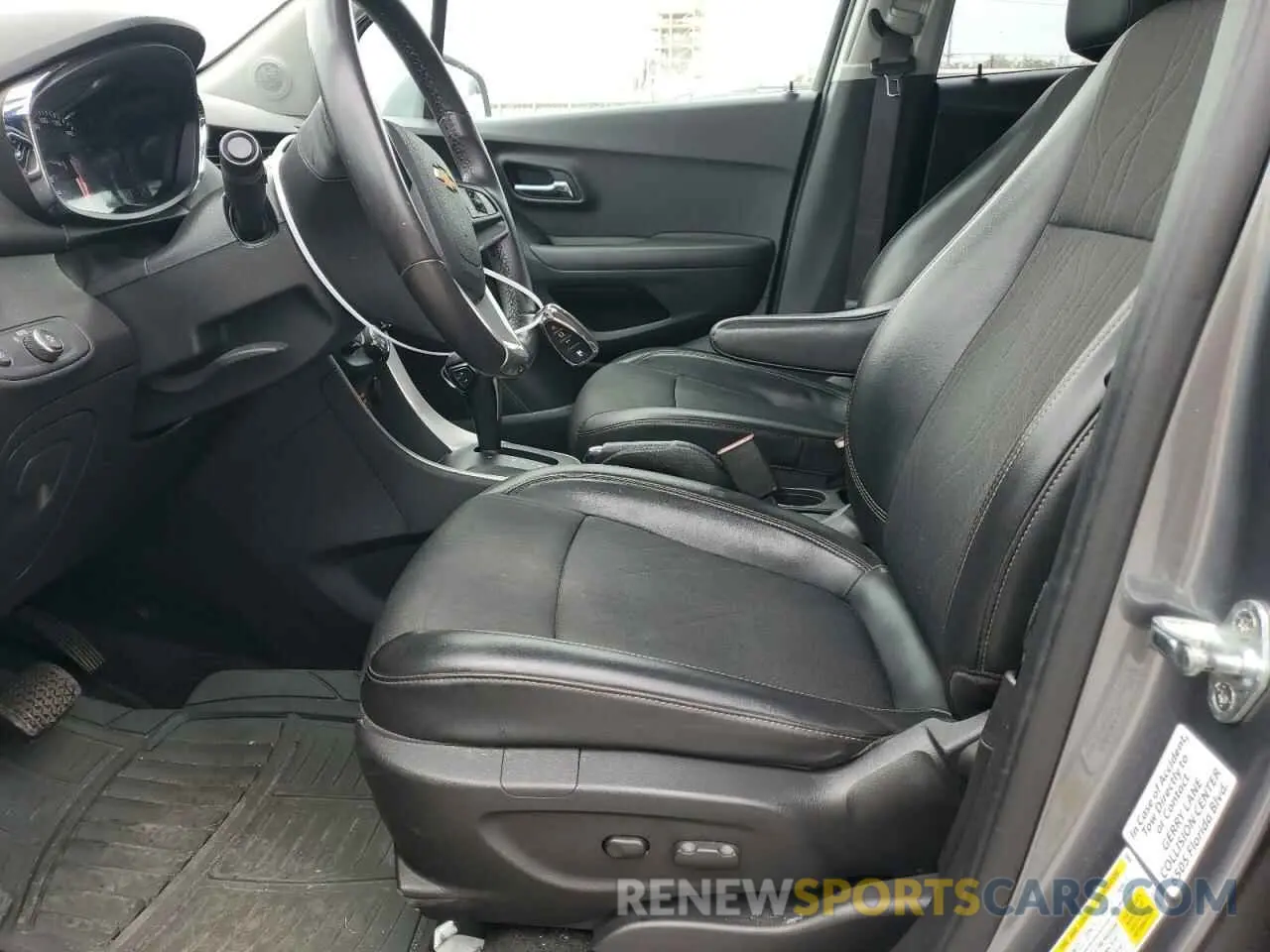 7 Photograph of a damaged car KL7CJLSB8KB931263 CHEVROLET TRAX 2019