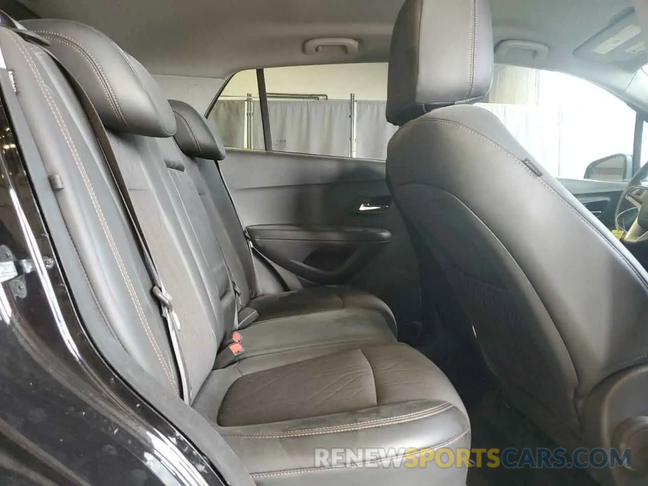 10 Photograph of a damaged car KL7CJLSB8KB948872 CHEVROLET TRAX 2019