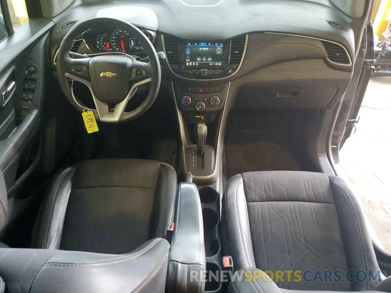 8 Photograph of a damaged car KL7CJLSB8KB948872 CHEVROLET TRAX 2019