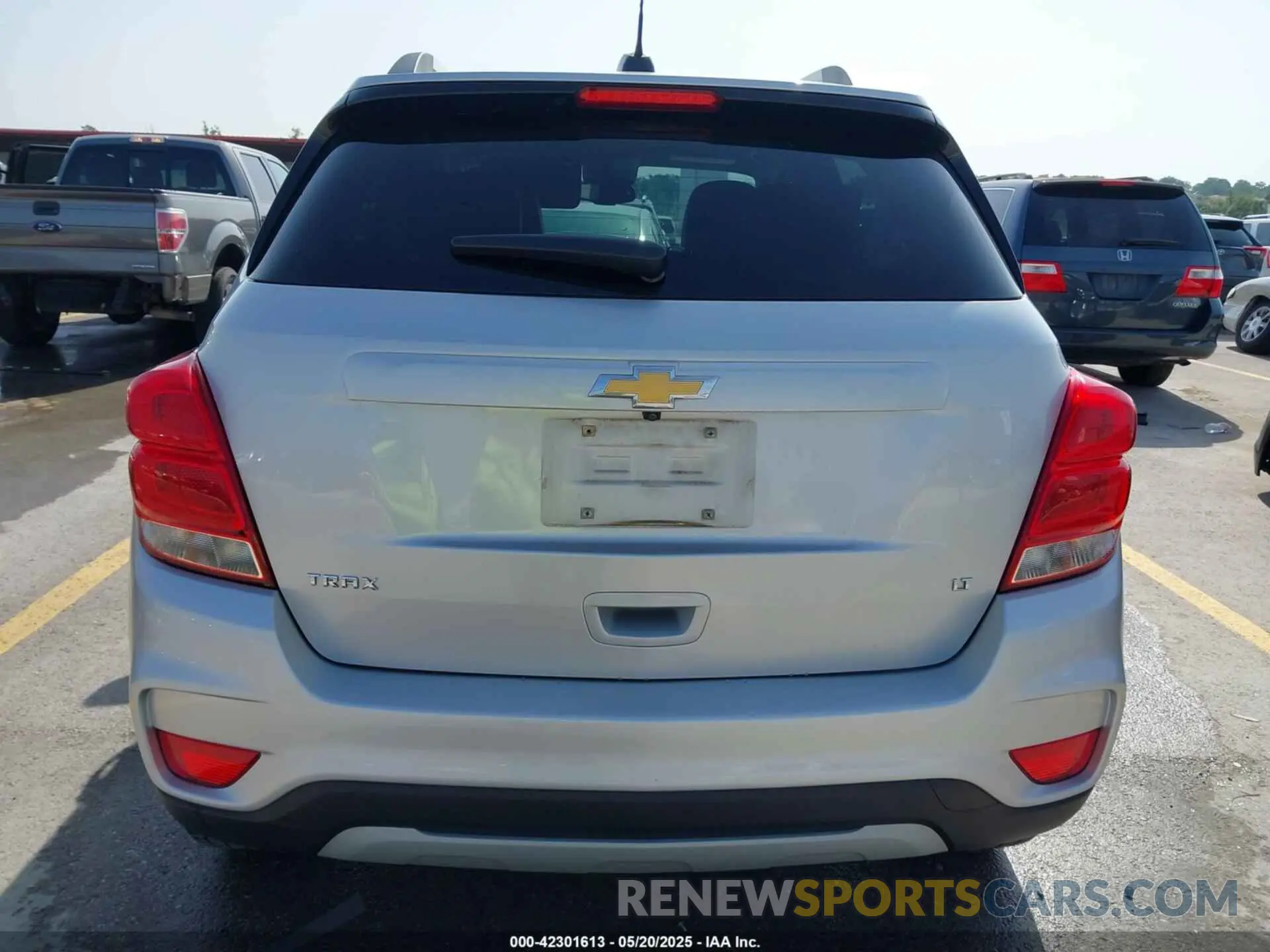 16 Photograph of a damaged car KL7CJLSB8KB955398 CHEVROLET TRAX 2019