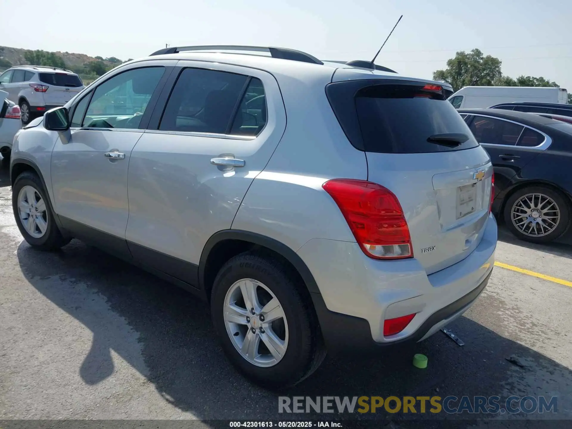 3 Photograph of a damaged car KL7CJLSB8KB955398 CHEVROLET TRAX 2019