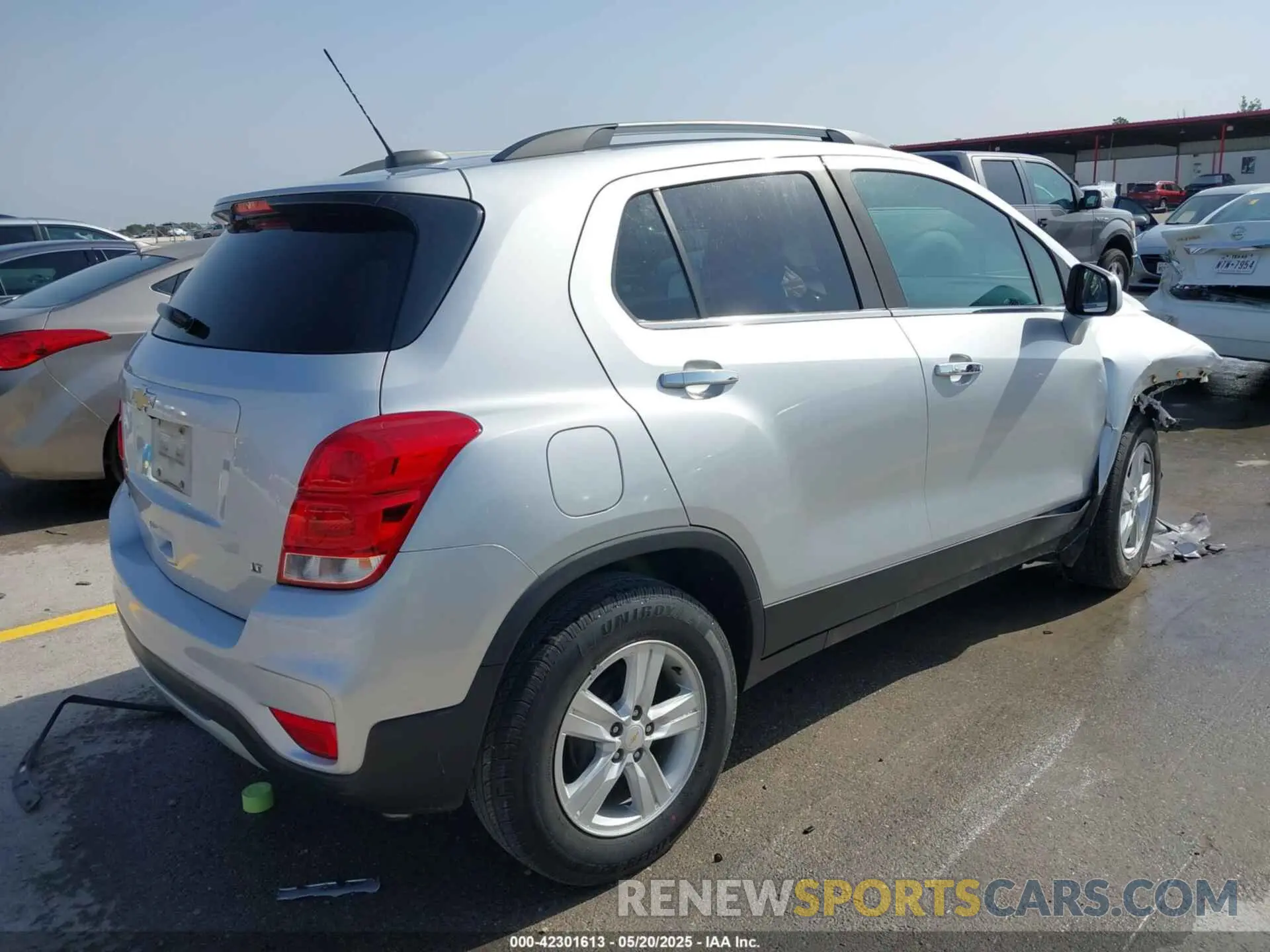 4 Photograph of a damaged car KL7CJLSB8KB955398 CHEVROLET TRAX 2019