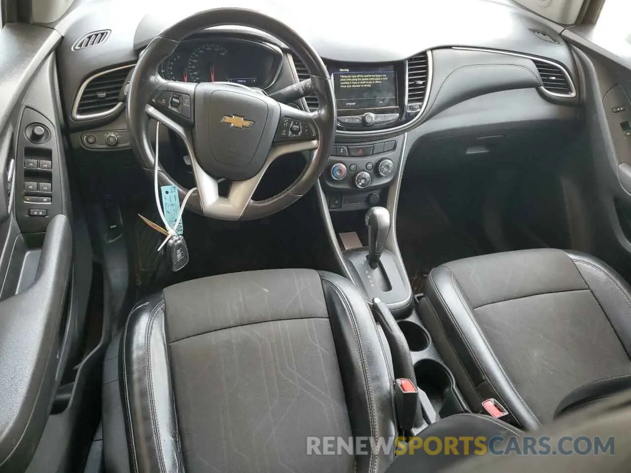8 Photograph of a damaged car KL7CJLSB8KB961993 CHEVROLET TRAX 2019