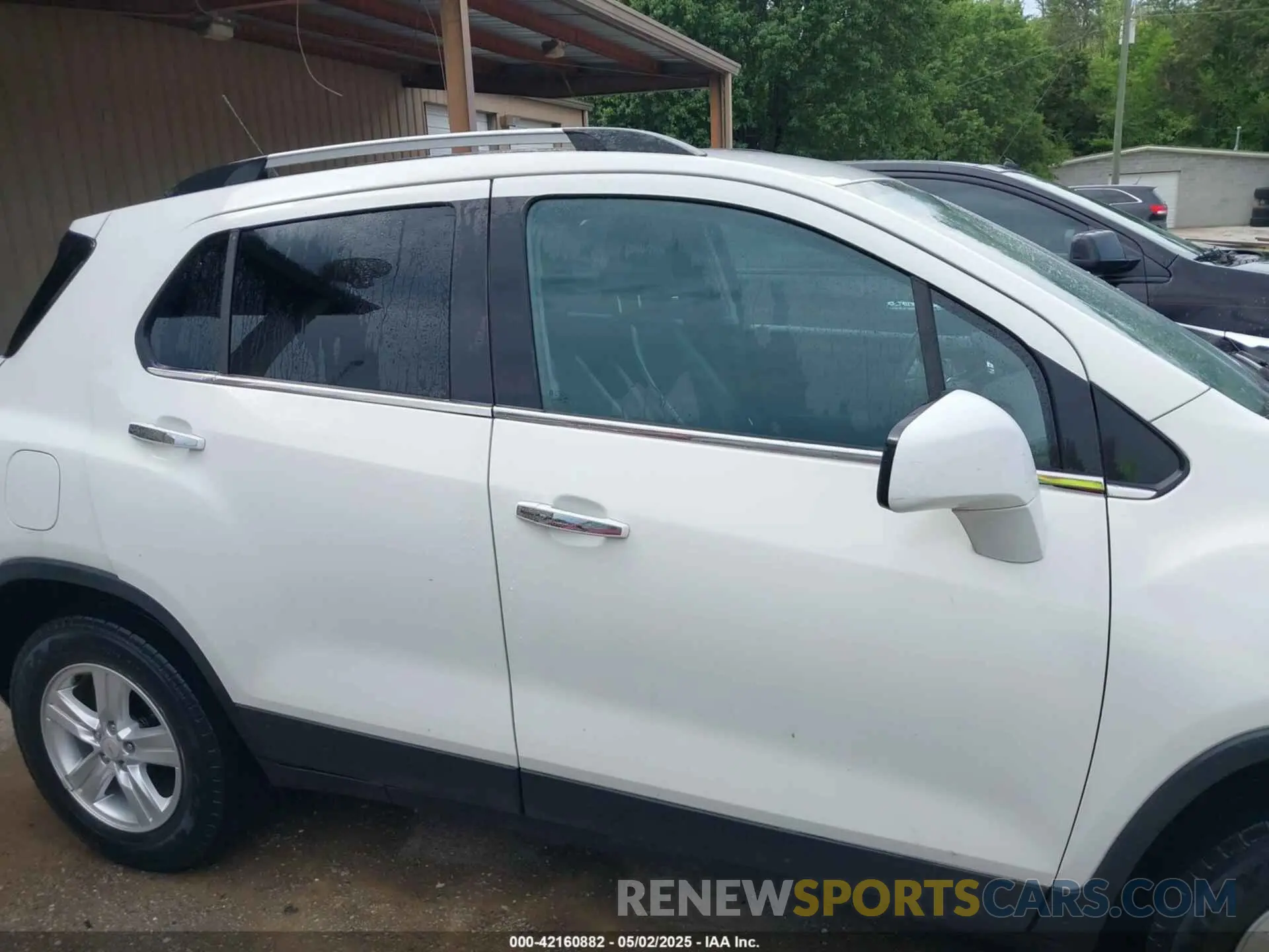 13 Photograph of a damaged car KL7CJLSB9KB797265 CHEVROLET TRAX 2019