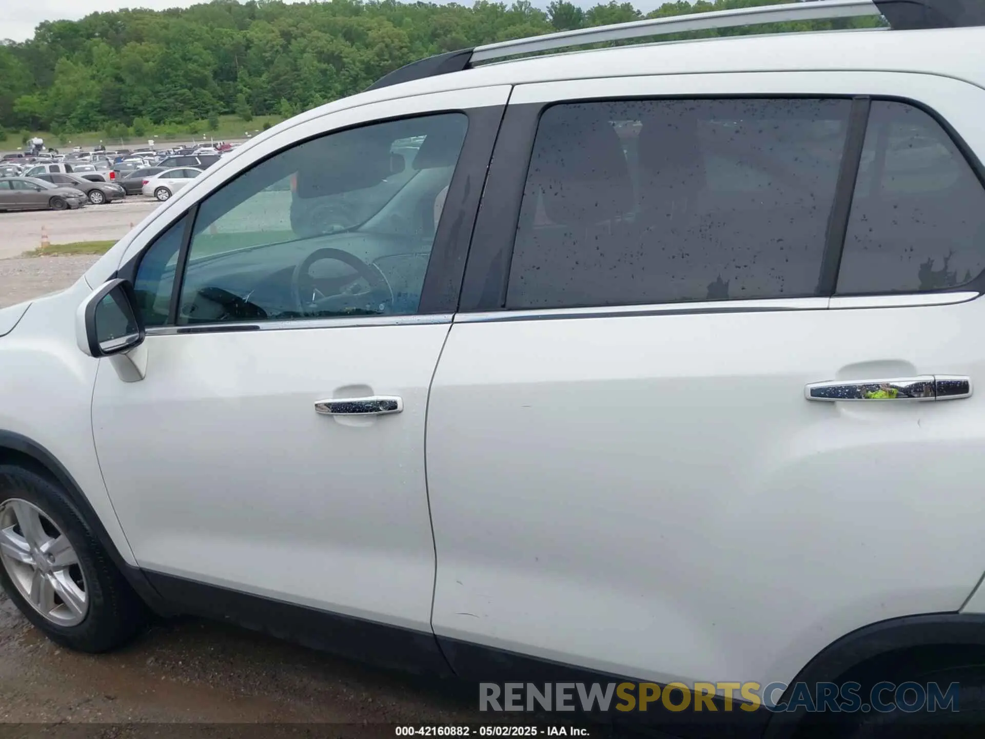 14 Photograph of a damaged car KL7CJLSB9KB797265 CHEVROLET TRAX 2019
