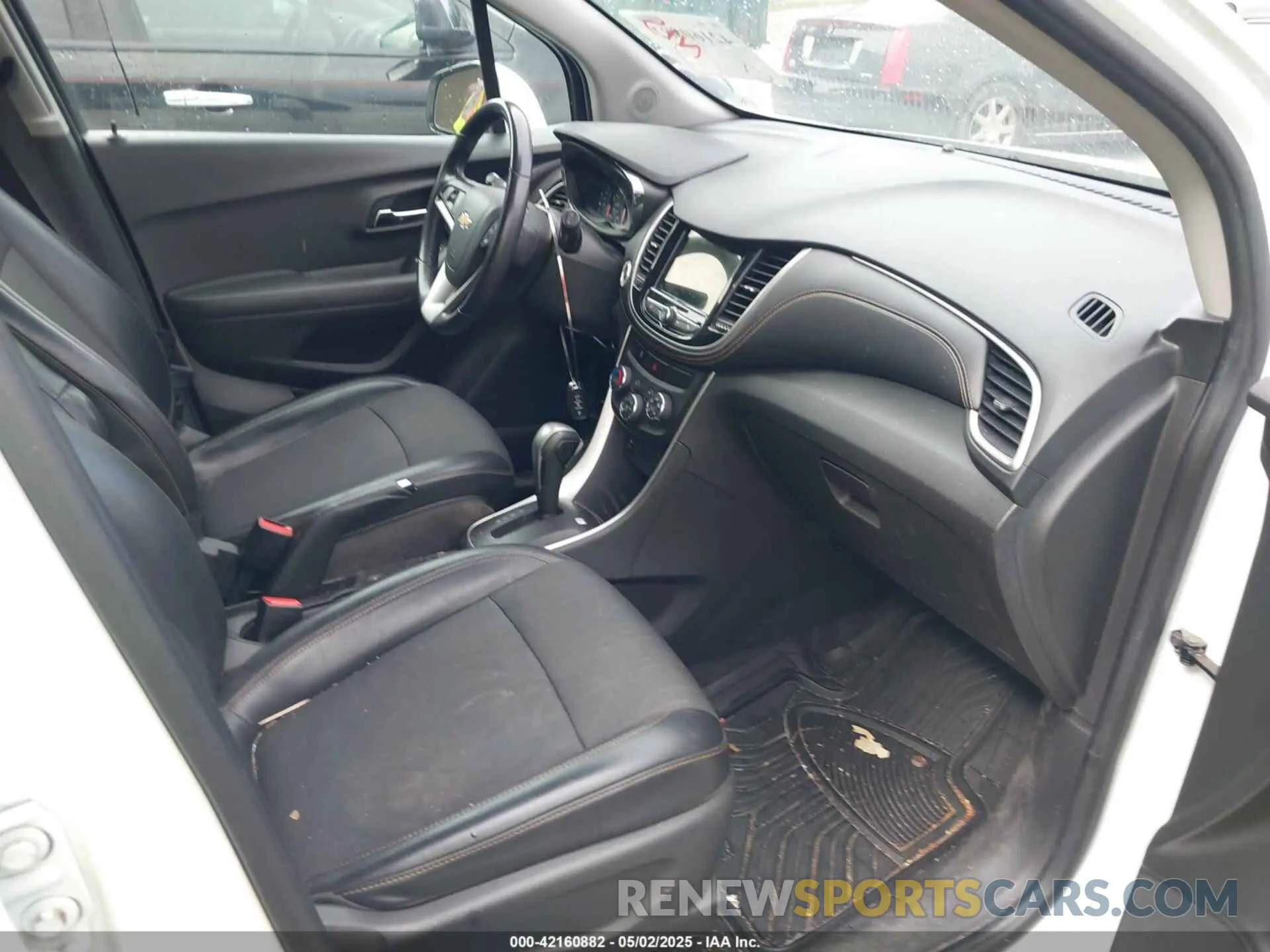 5 Photograph of a damaged car KL7CJLSB9KB797265 CHEVROLET TRAX 2019