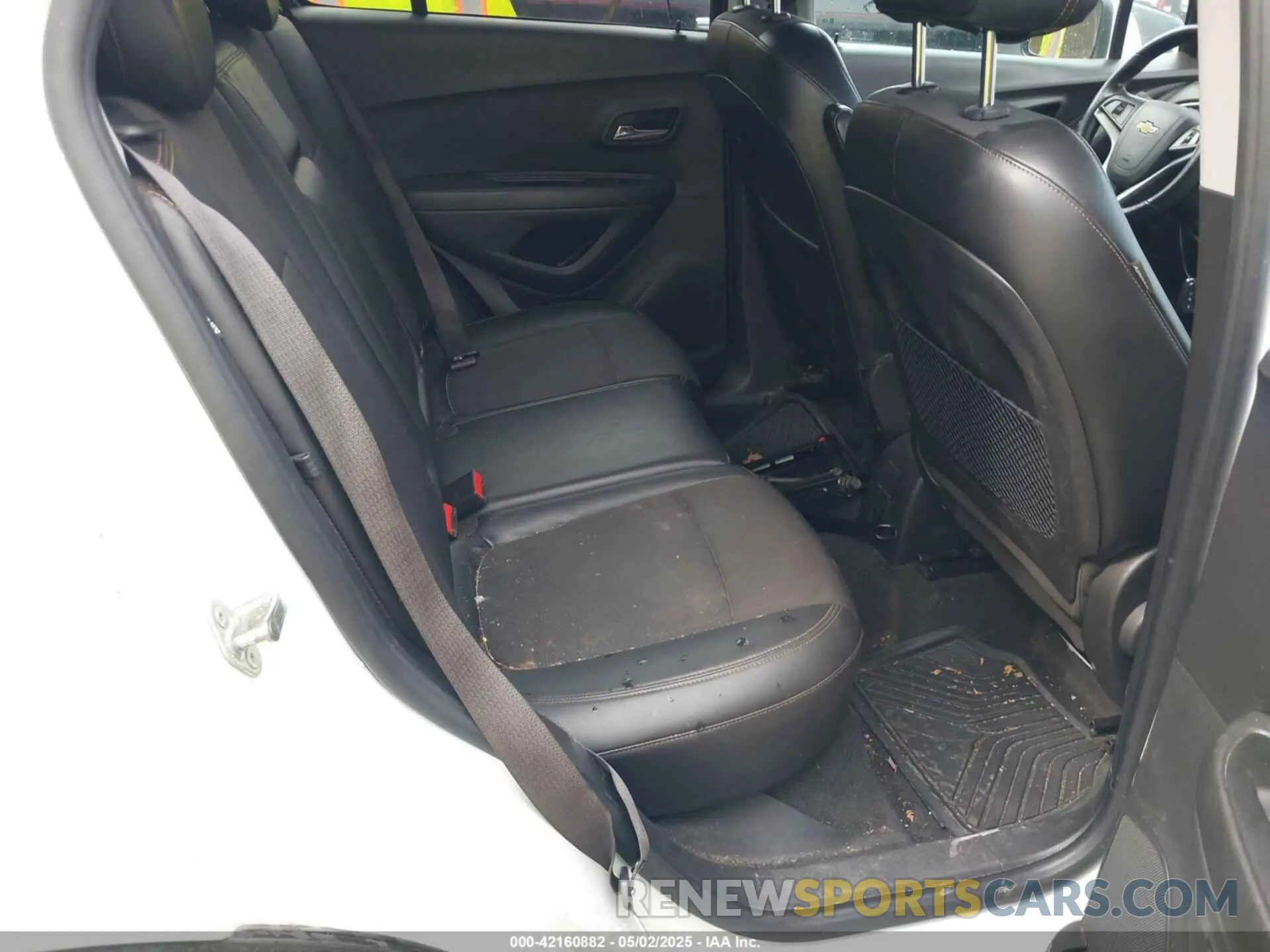 8 Photograph of a damaged car KL7CJLSB9KB797265 CHEVROLET TRAX 2019