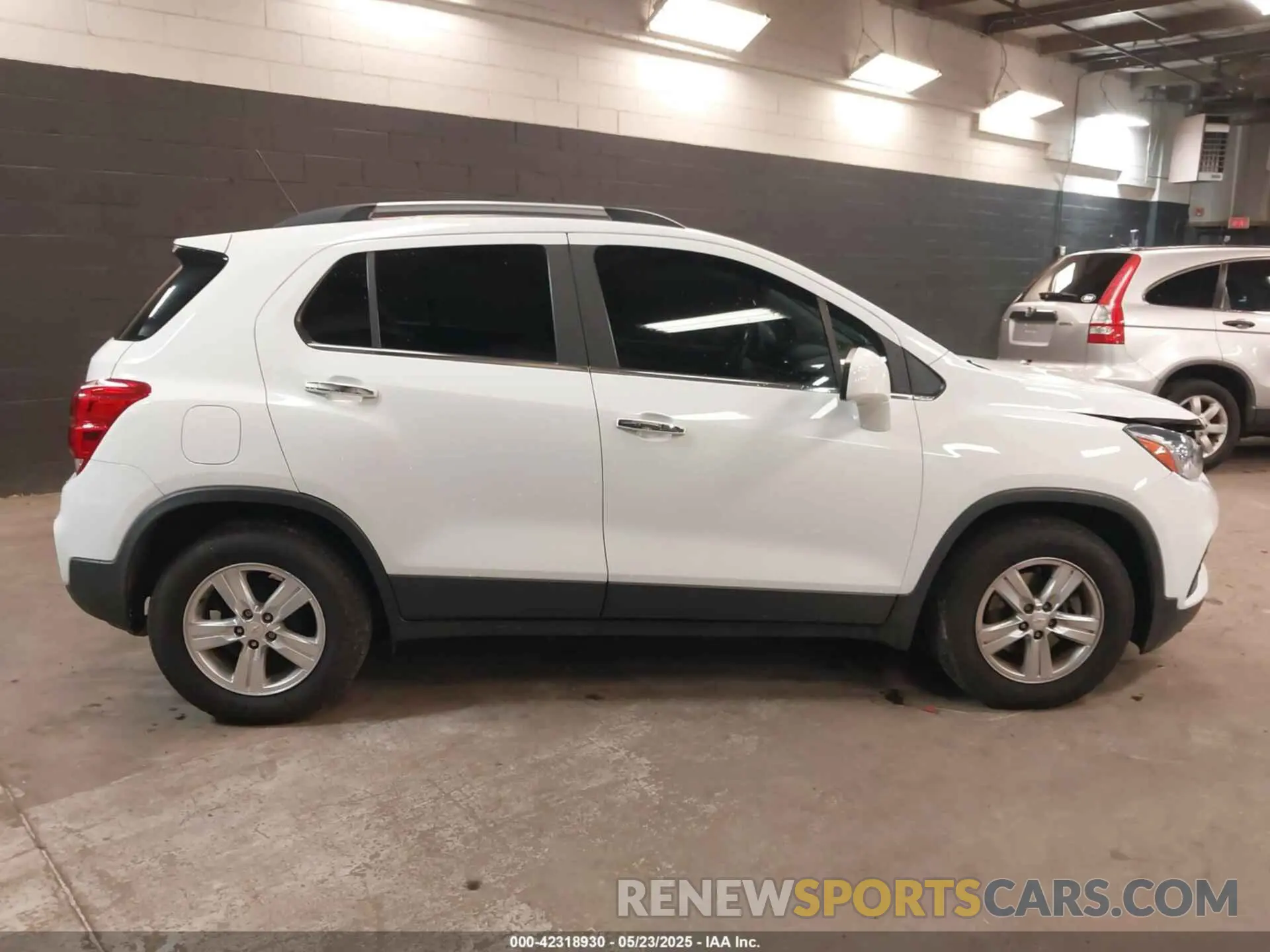 13 Photograph of a damaged car KL7CJLSB9KB831883 CHEVROLET TRAX 2019