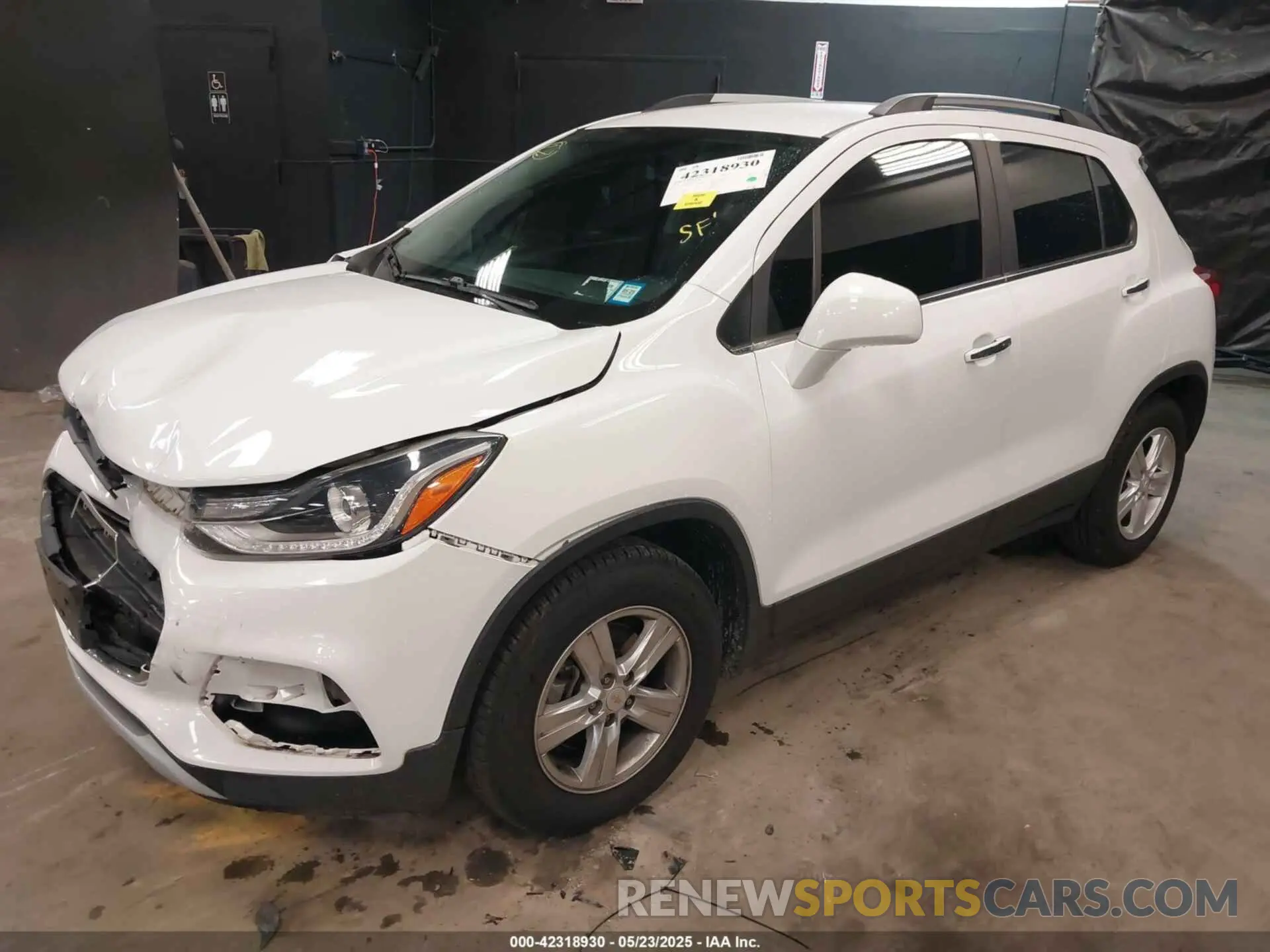 2 Photograph of a damaged car KL7CJLSB9KB831883 CHEVROLET TRAX 2019