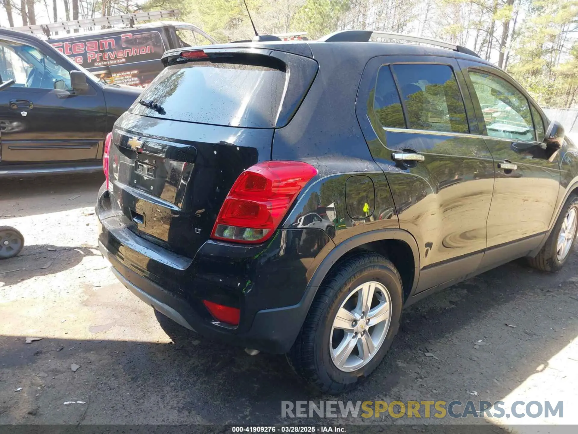 4 Photograph of a damaged car KL7CJLSB9KB907229 CHEVROLET TRAX 2019