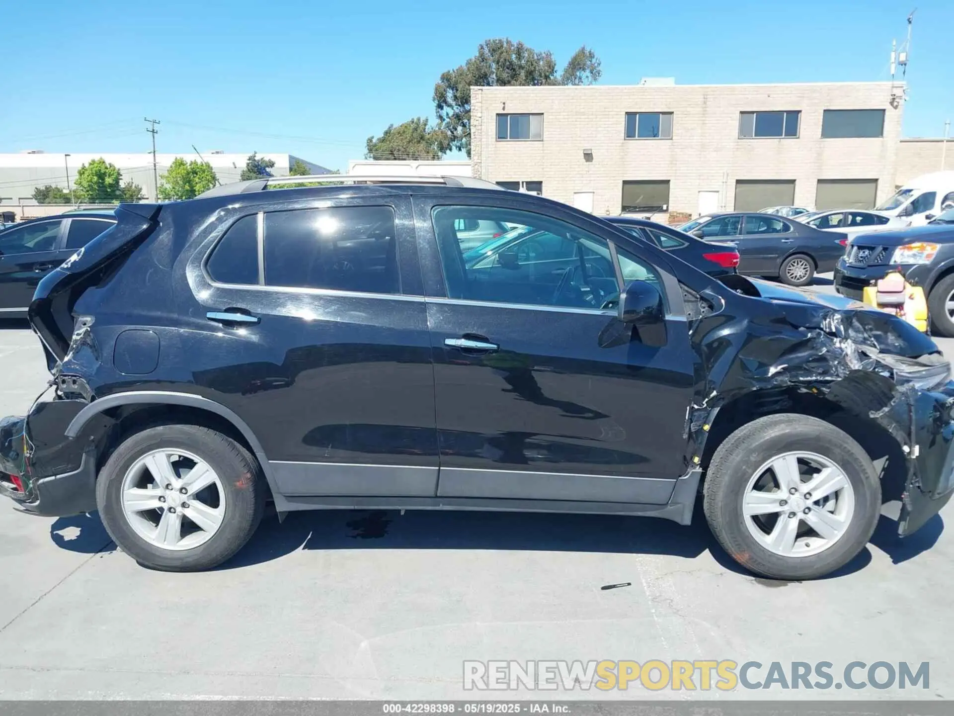14 Photograph of a damaged car KL7CJLSB9KB912284 CHEVROLET TRAX 2019